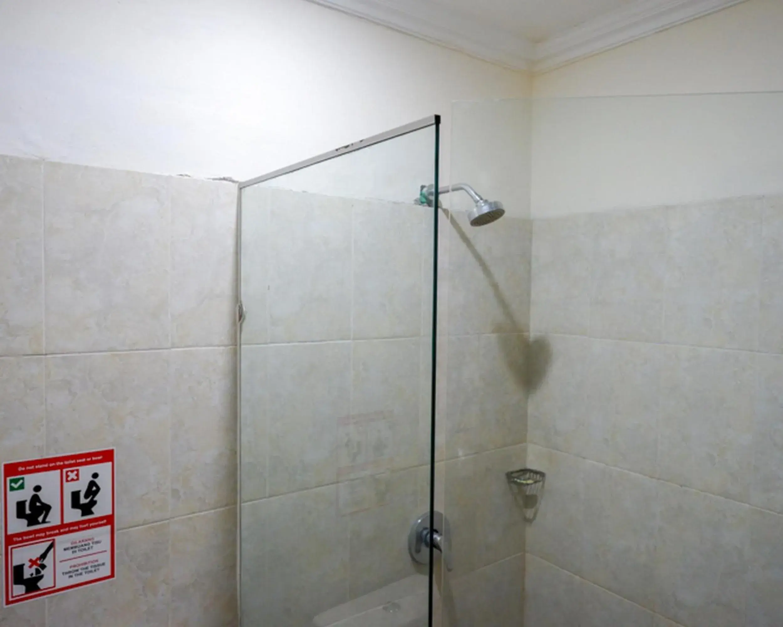 Bathroom in RedDoorz Plus @ Hotel Asih UNY