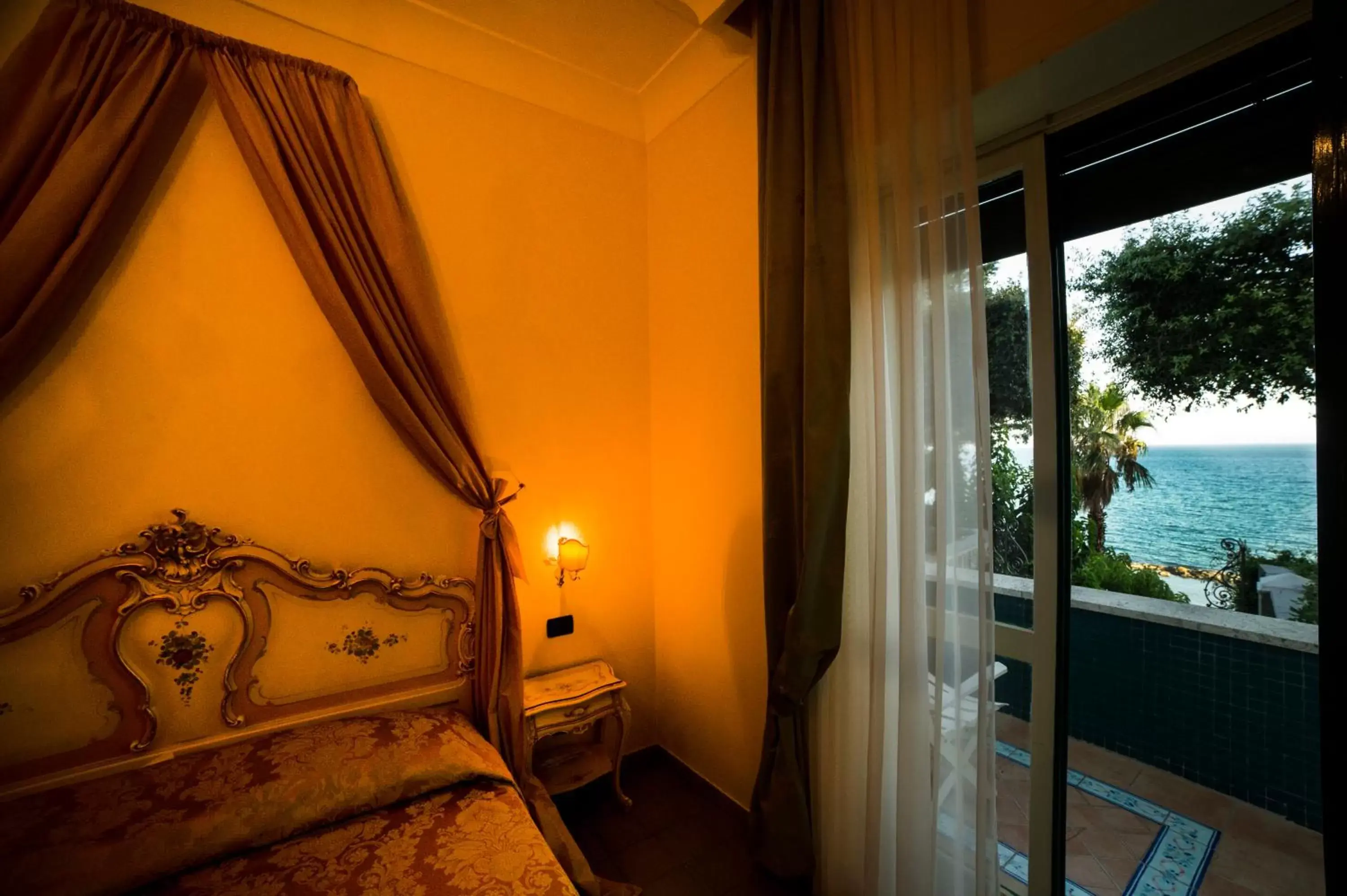 Balcony/Terrace, Bed in Grande Albergo Miramare
