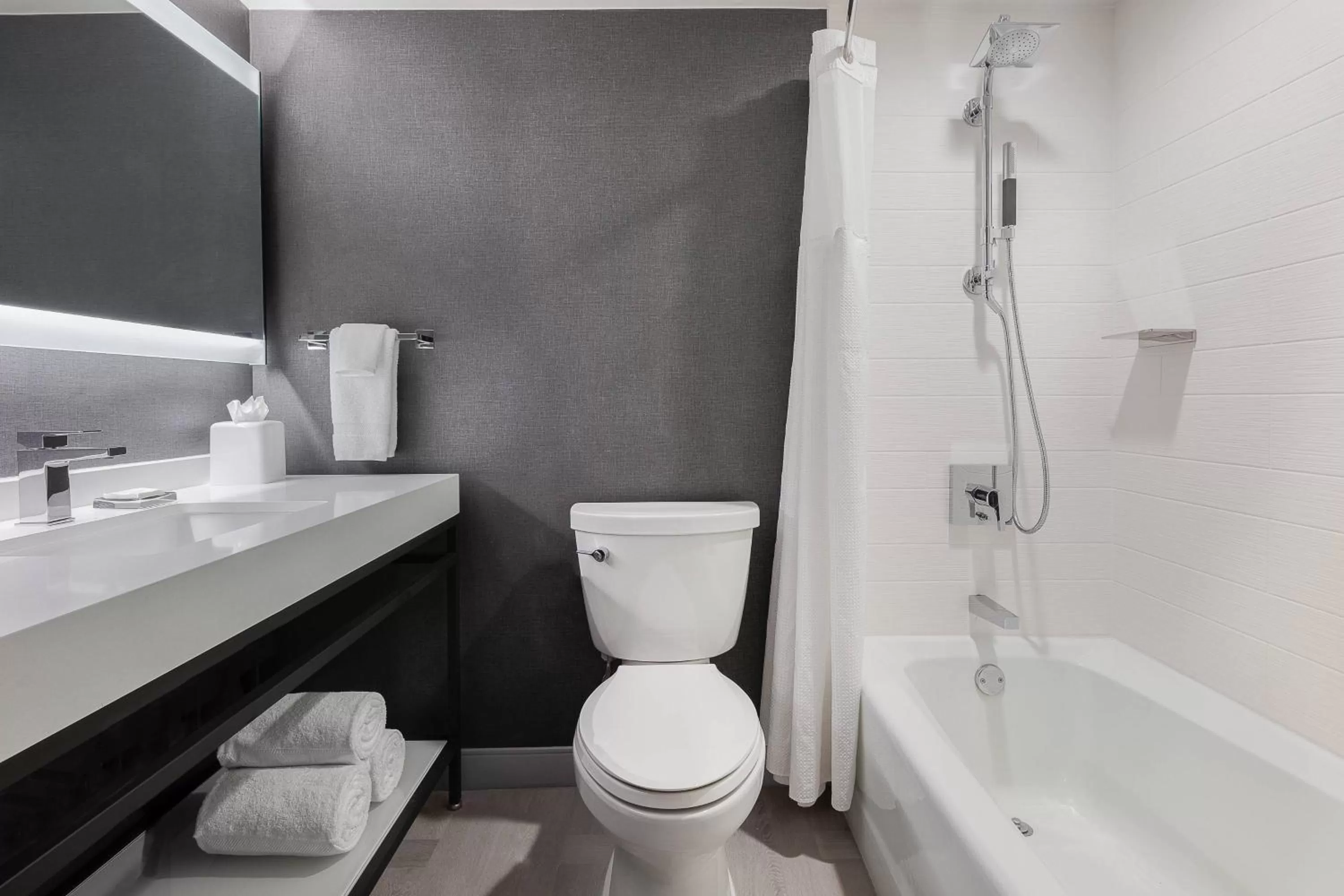 Bathroom in Marriott Lexington Griffin Gate Golf Resort & Spa