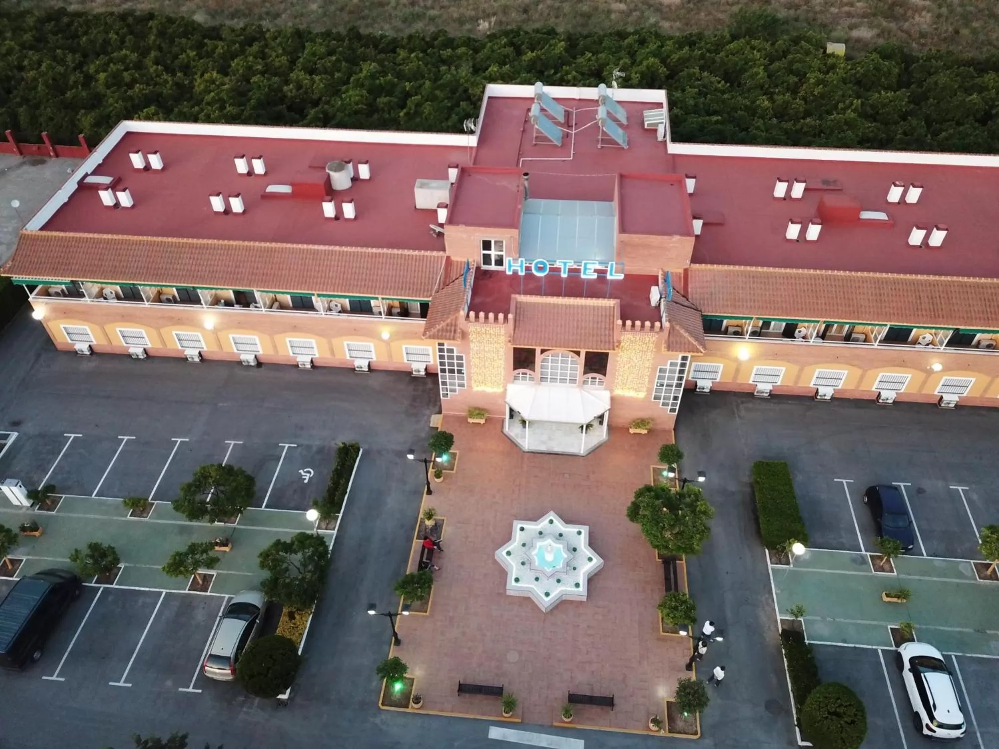 Facade/entrance in Hotel Torre De Los Guzmanes
