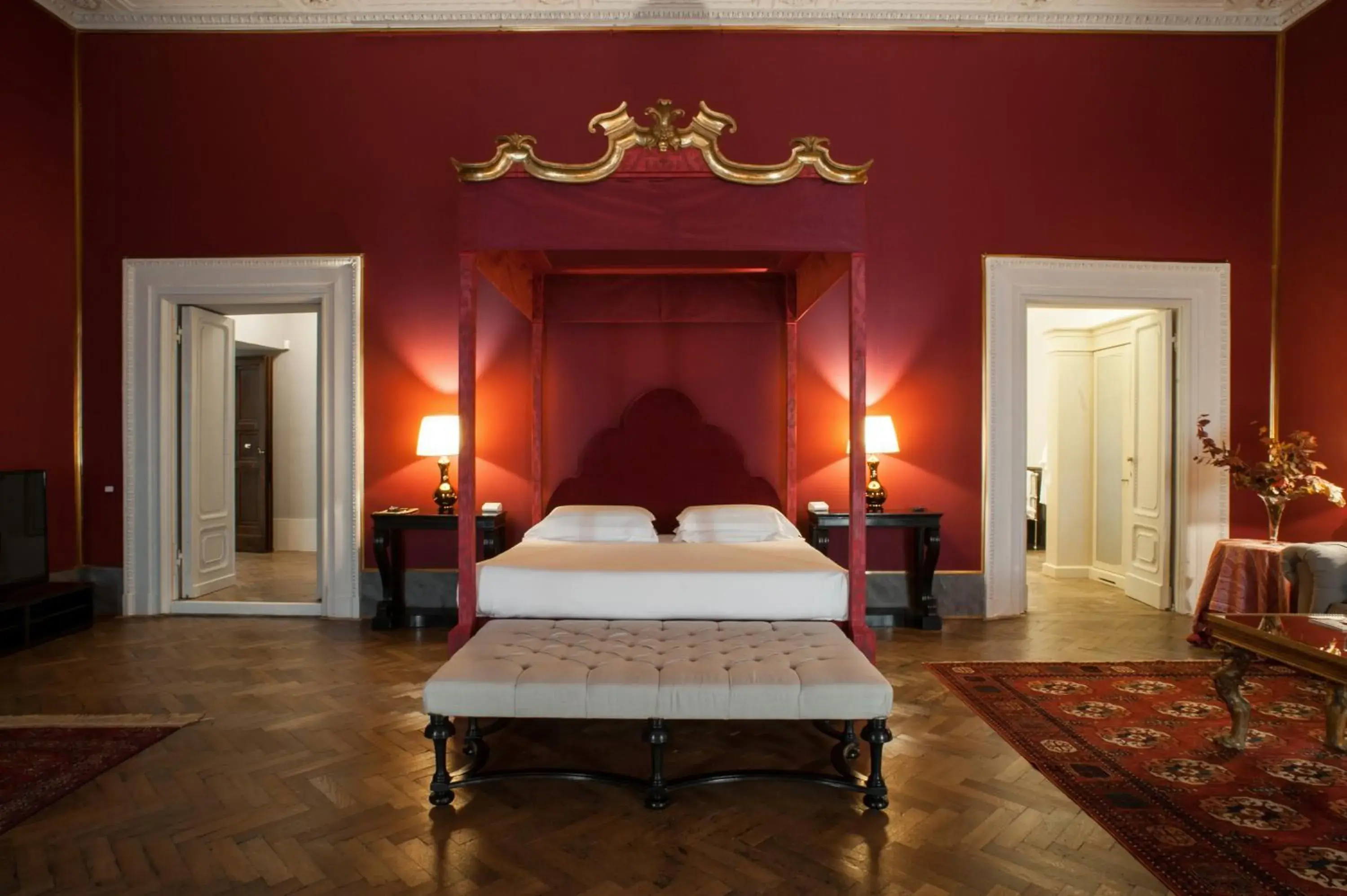 Bedroom, Bed in Al Palazzo del Marchese di Camugliano Residenza d'Epoca