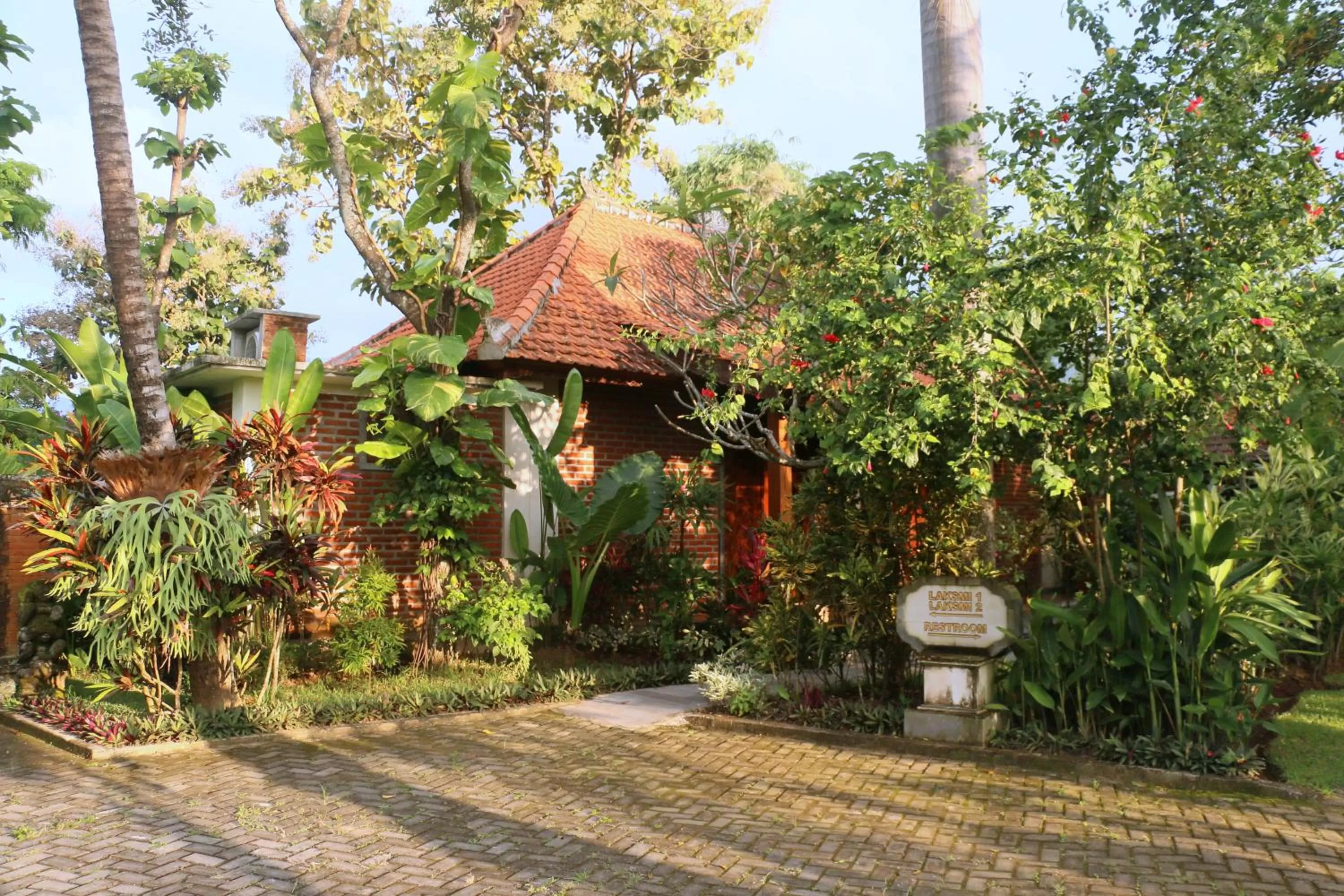Photo of the whole room in Shanti Natural Panorama View Hotel