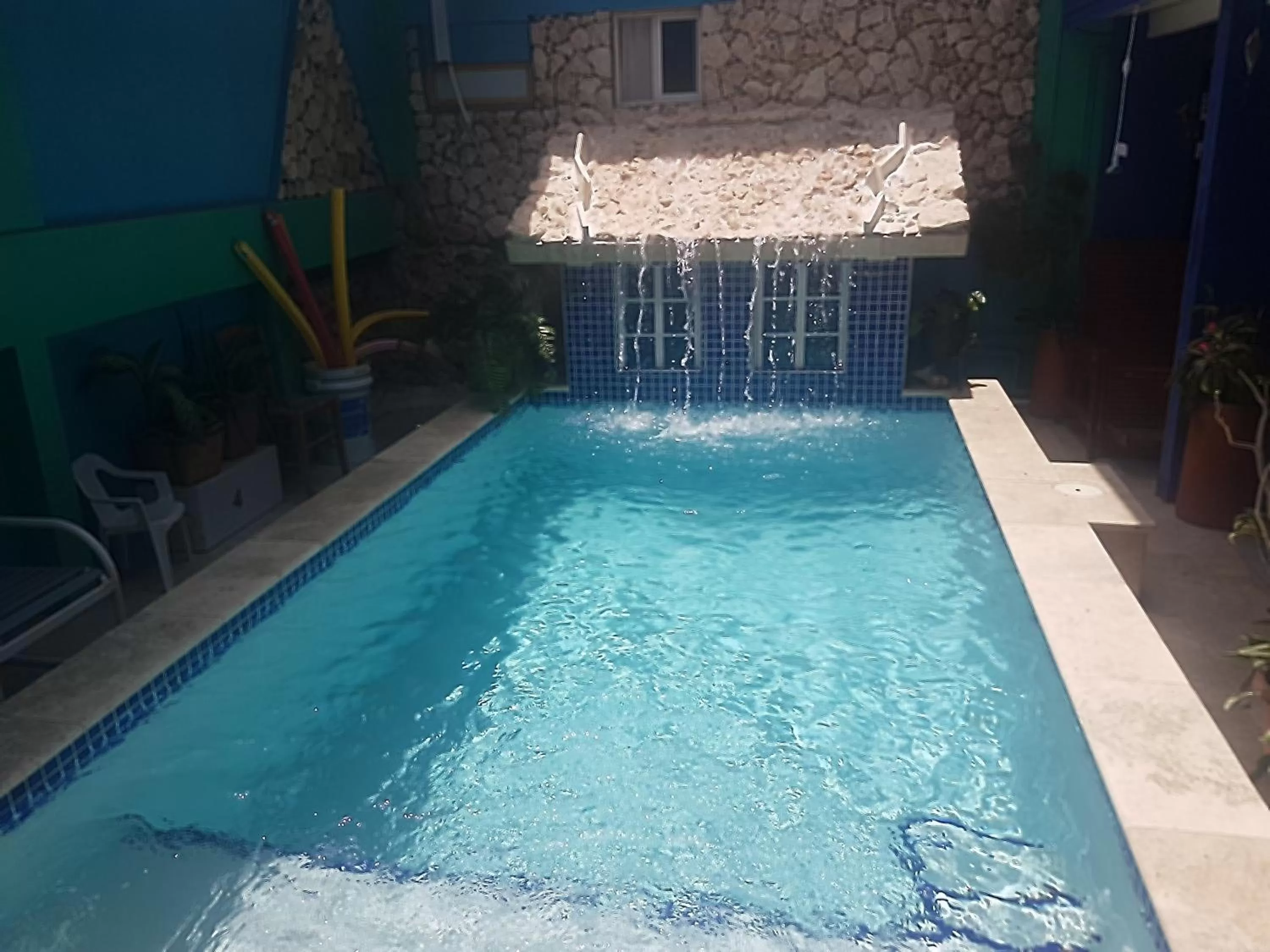 Swimming pool in A1 Apartments Aruba