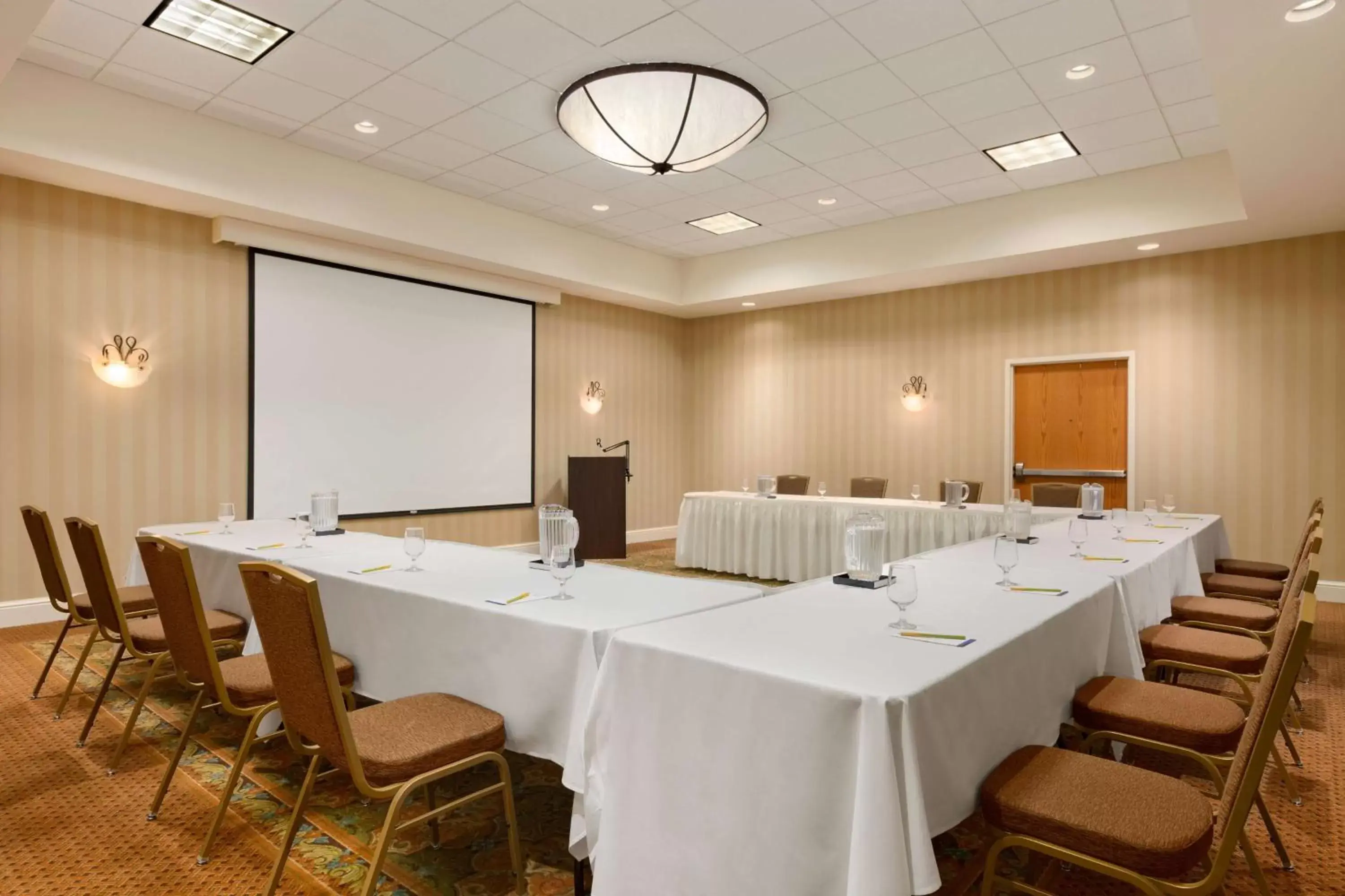 Meeting/conference room in Hilton Garden Inn Solomons