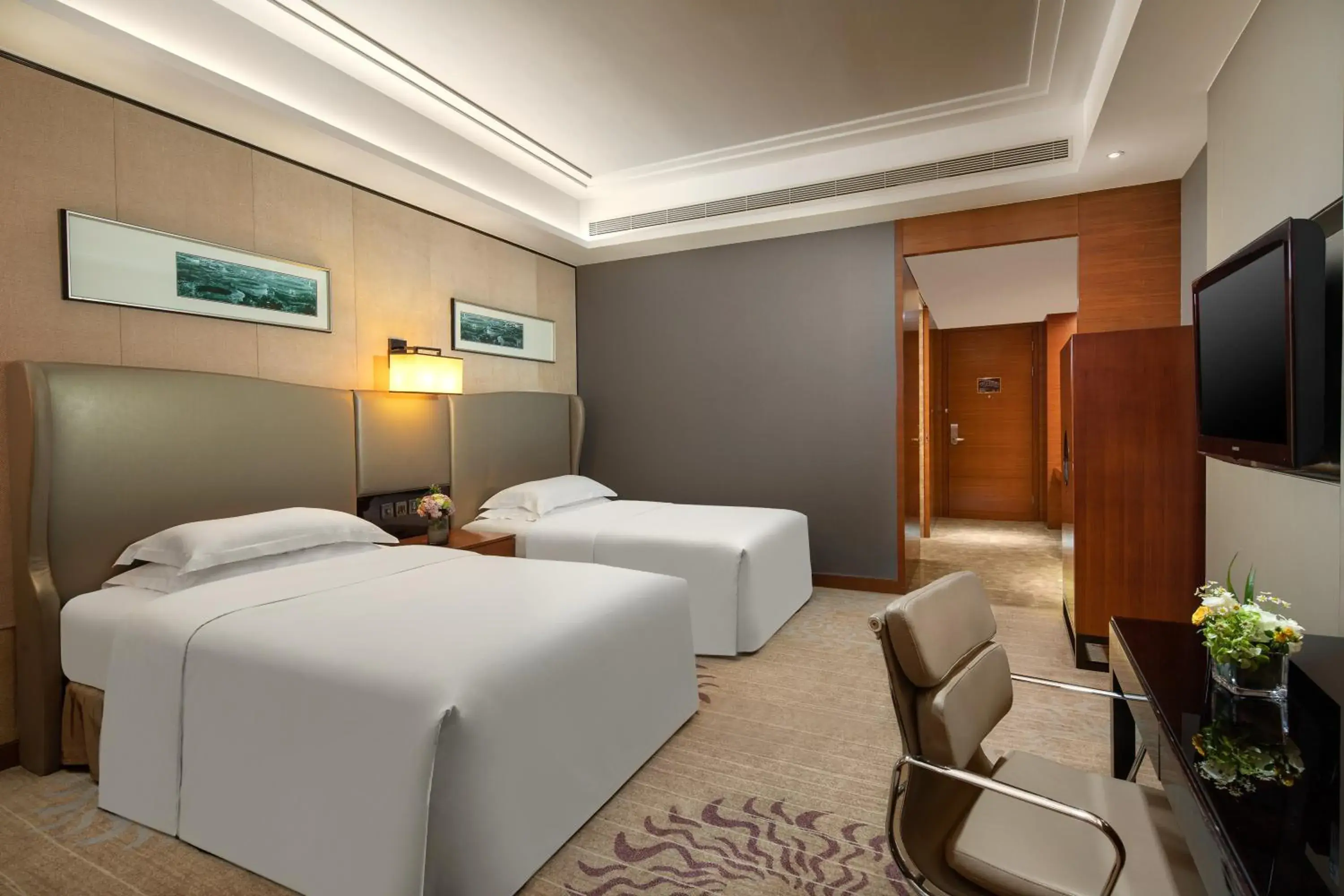 Standard Double Room with Two Double Beds in Crowne Plaza Huizhou by IHG Standard Double Room with Two Double Beds in Crowne Plaza Huizhou by IHG