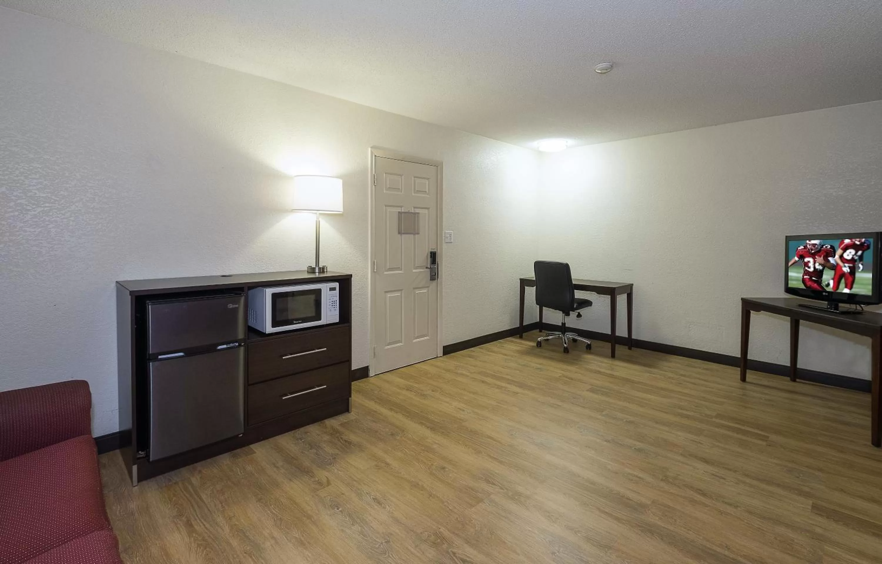 Bedroom in Red Roof Inn Lancaster Strasburg