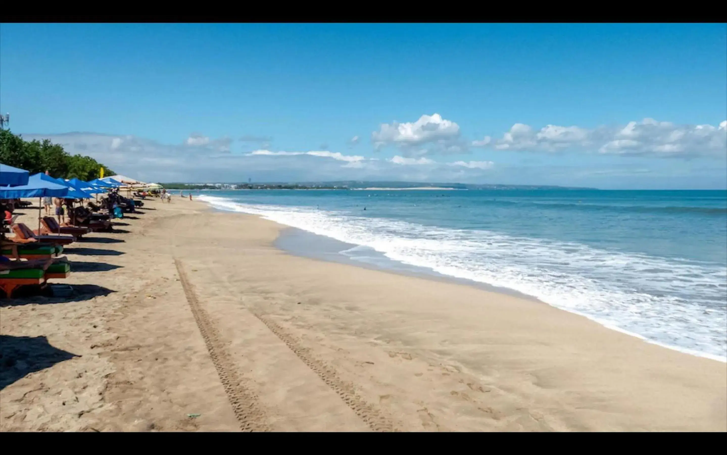 Beach in Duo Legian Hotel