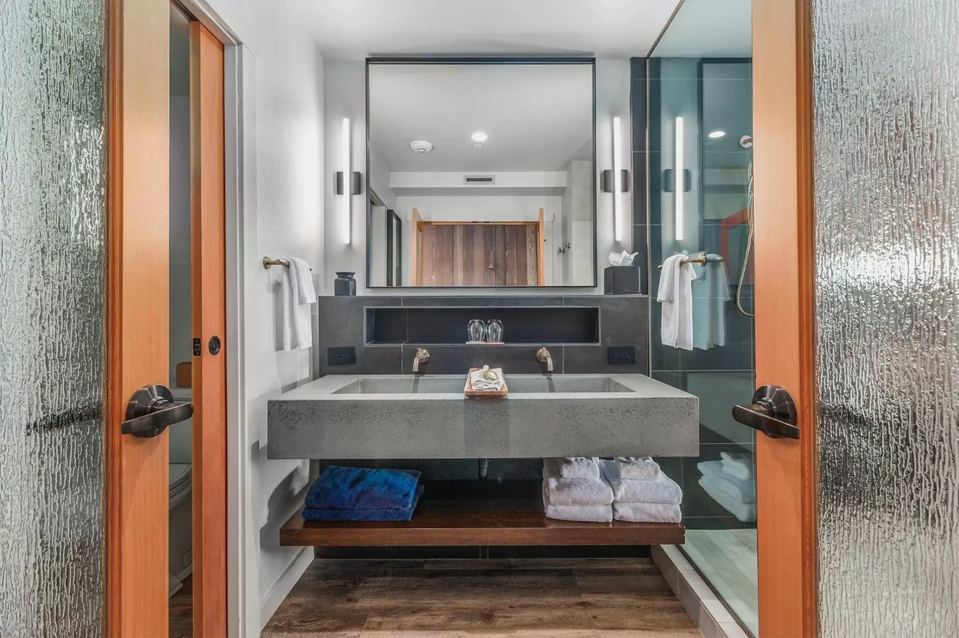 Bathroom in Headlands Coastal Lodge & Spa