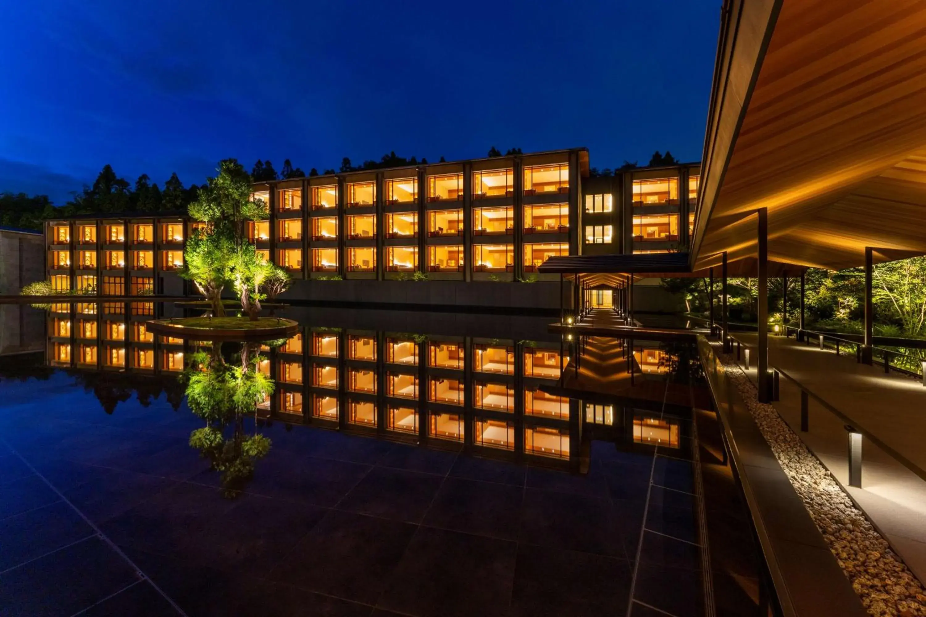 Property building in ROKU KYOTO, LXR Hotels & Resorts by Hilton Property building in ROKU KYOTO, LXR Hotels & Resorts by Hilton