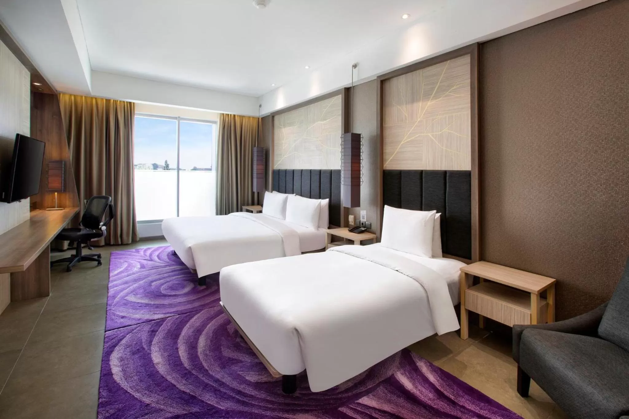 Photo of the whole room, Bed in Holiday Inn Bandung Pasteur by IHG