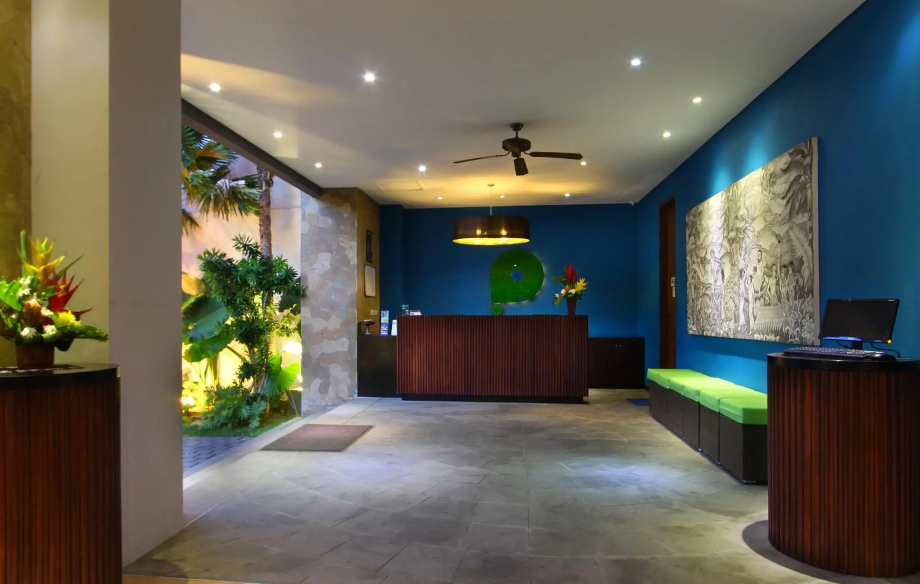 Lobby or reception in Praja Hotel