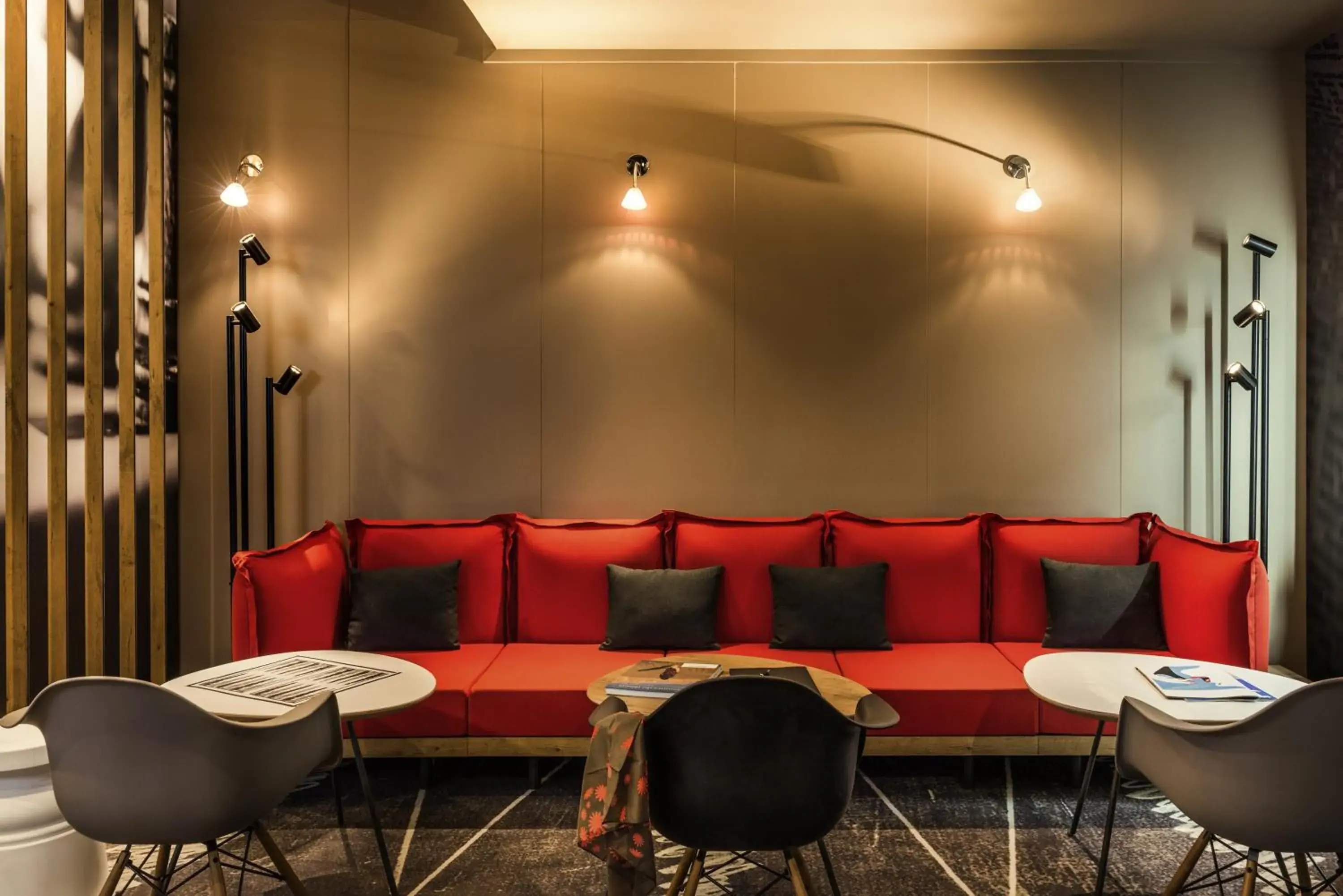 Lobby or reception, Seating Area in ibis Paris Issy Les Moulineaux Val de Seine