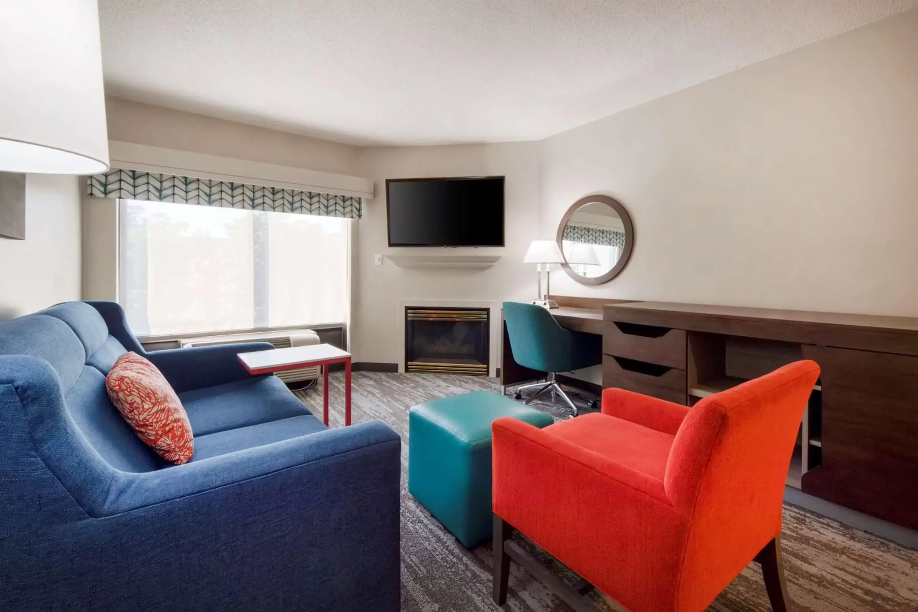 Bedroom, Seating Area in Hampton Inn & Suites Wilmington/Wrightsville Beach