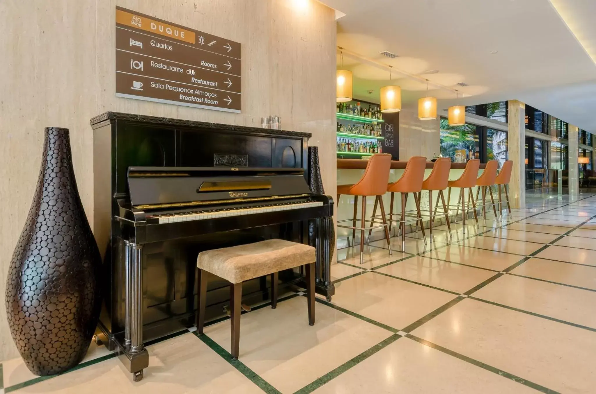 Lounge or bar in TURIM Av. Liberdade Hotel