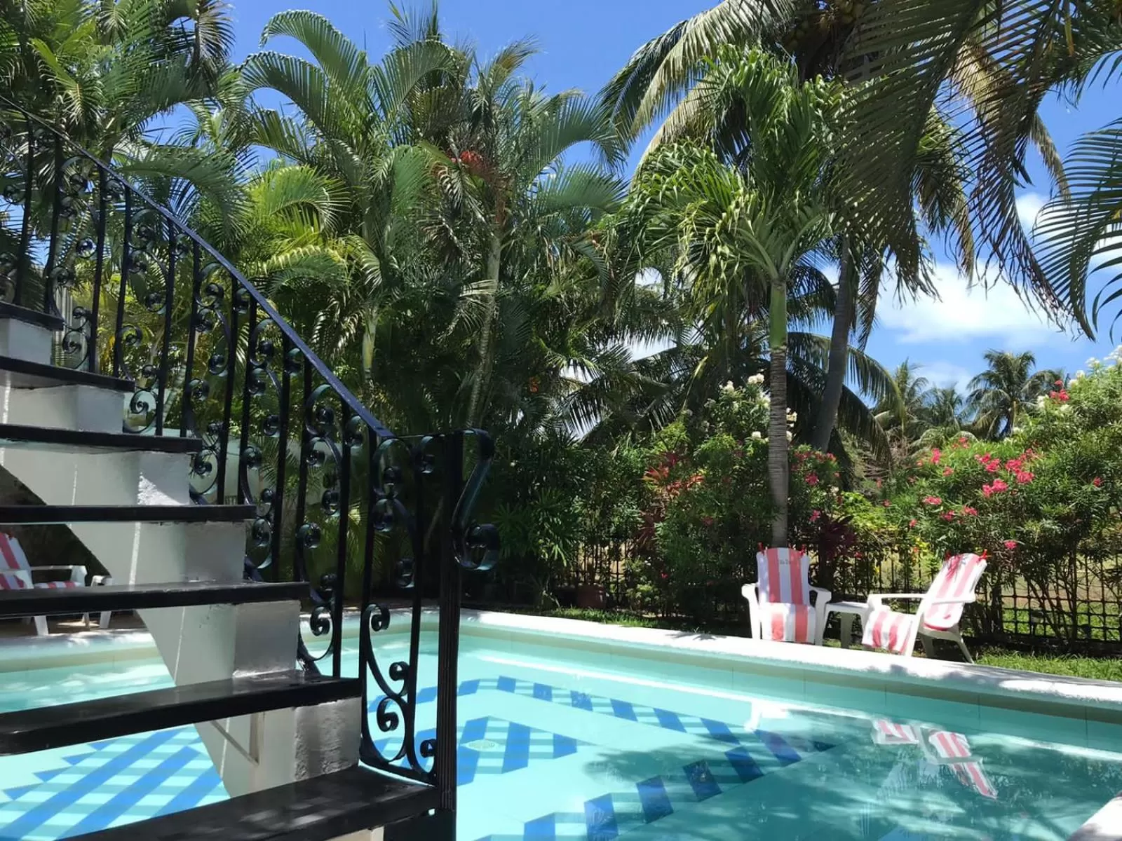 Swimming pool in La Villa du Golf à Cancun Hotel Boutique