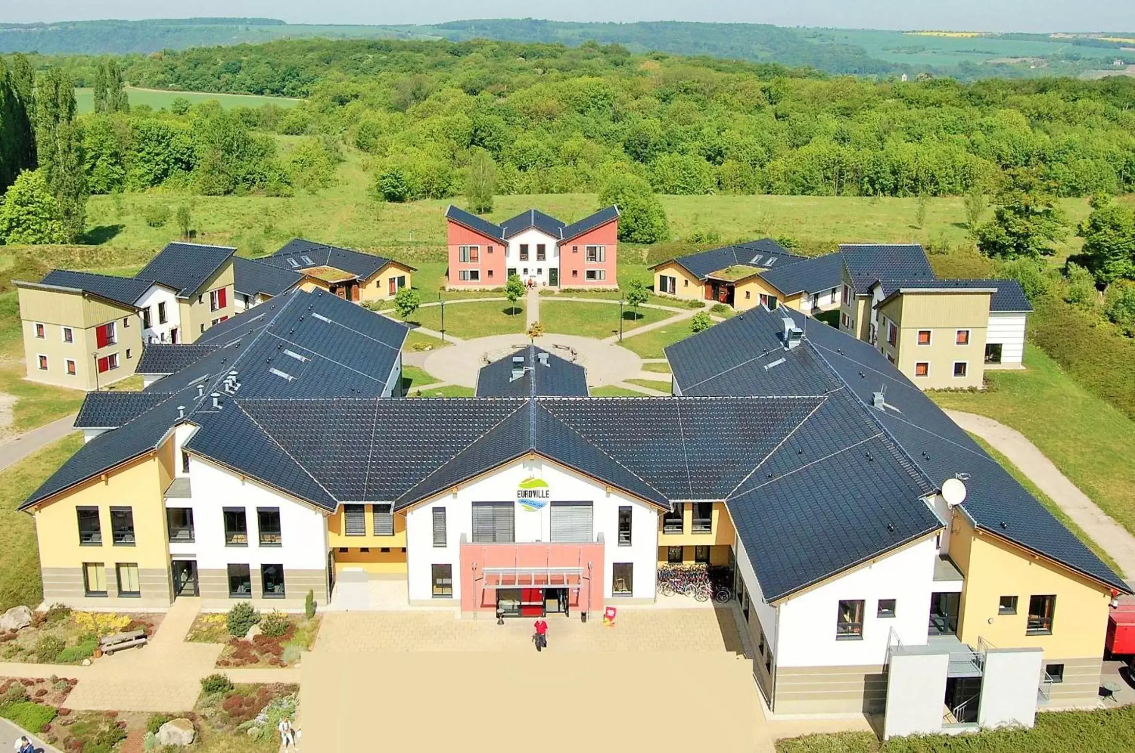 Property building, Bird's-eye View in Euroville Jugend- und Sporthotel