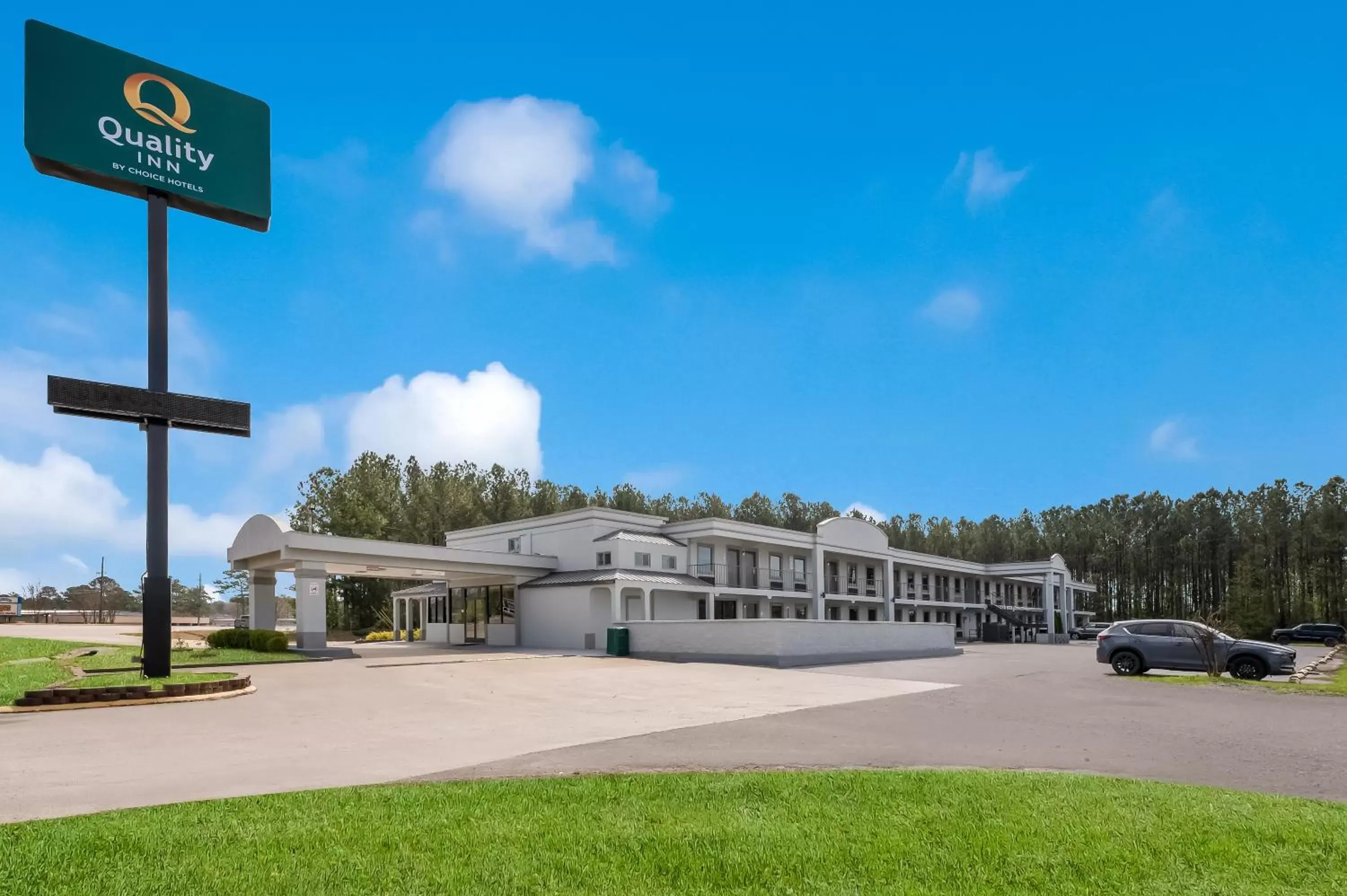 Property building in Quality Inn Gadsden - Attalla Property building in Quality Inn Gadsden - Attalla