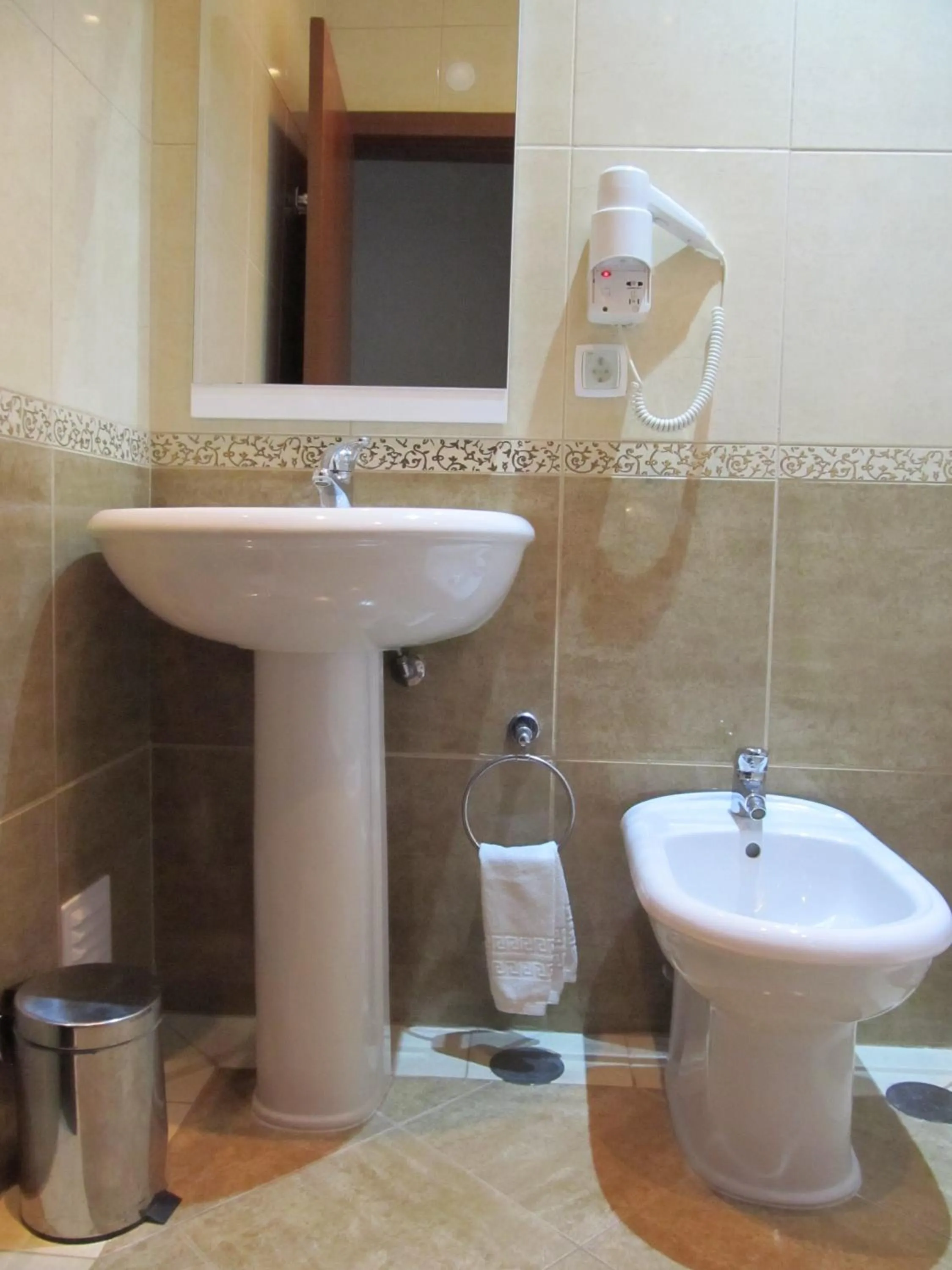 Bathroom in Hotel Avenida Praia