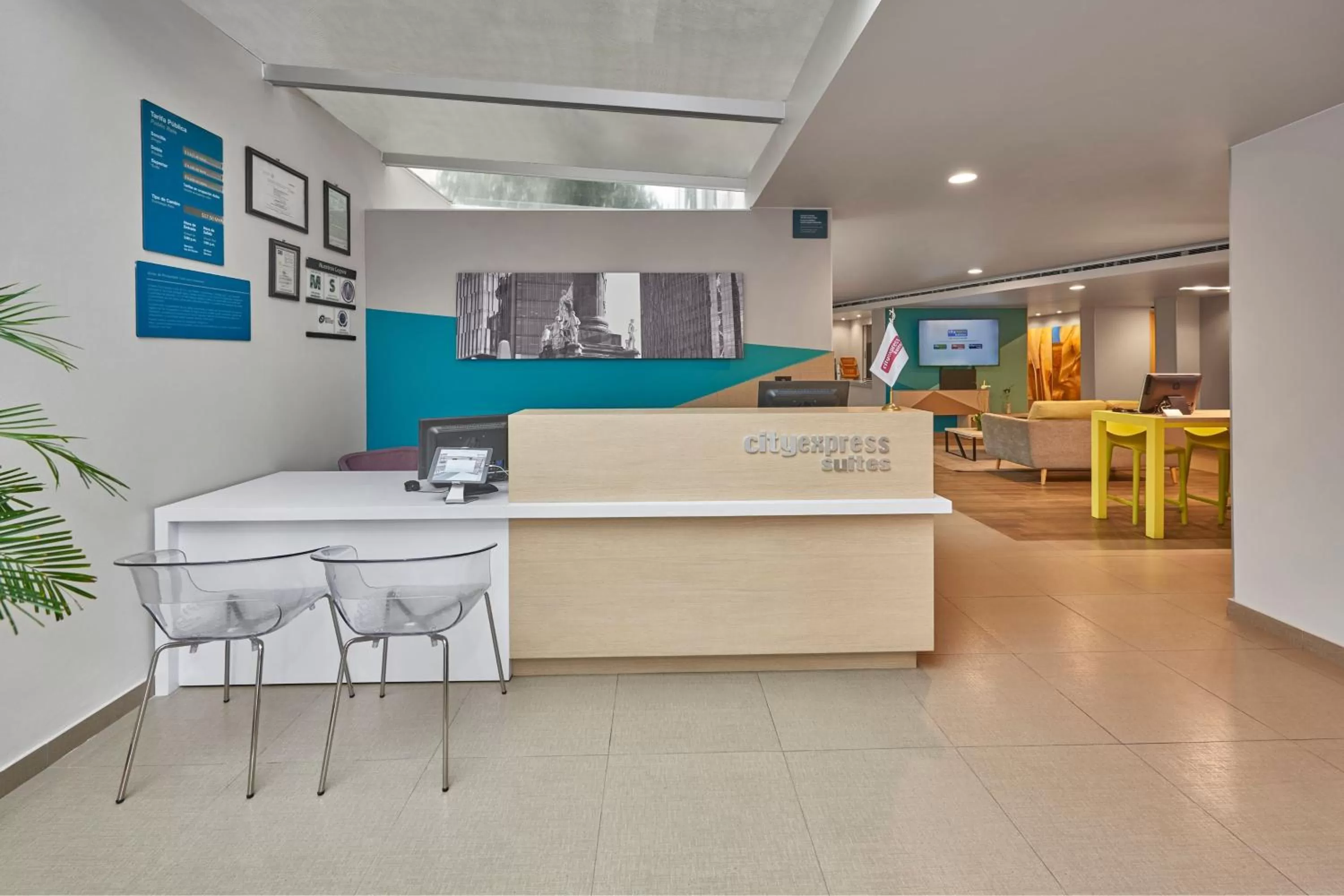 Lobby or reception in City Express Suites by Marriott Ciudad de México Anzures