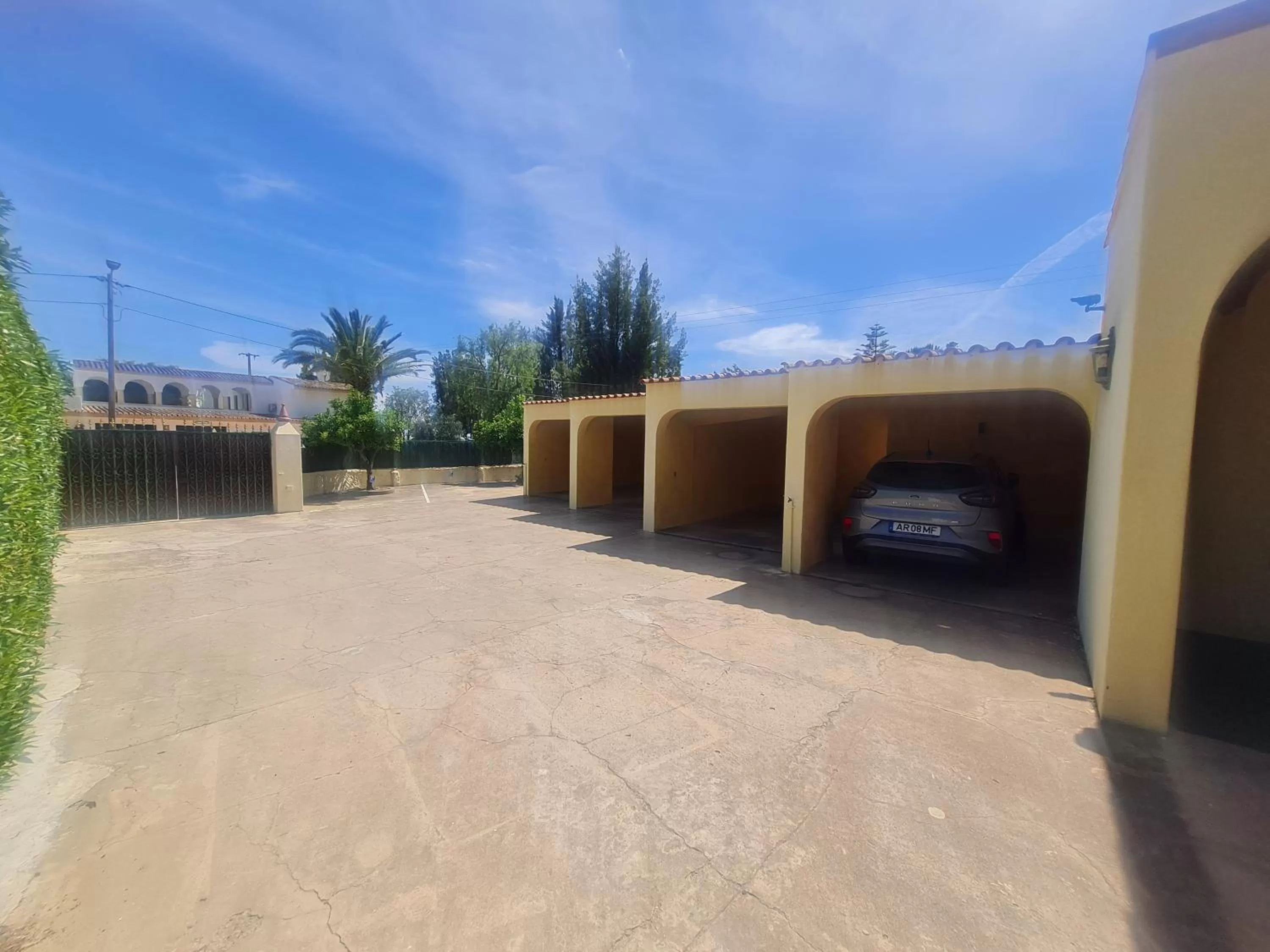 Parking in Villa Paraiso - Naturism Optional Adults Only