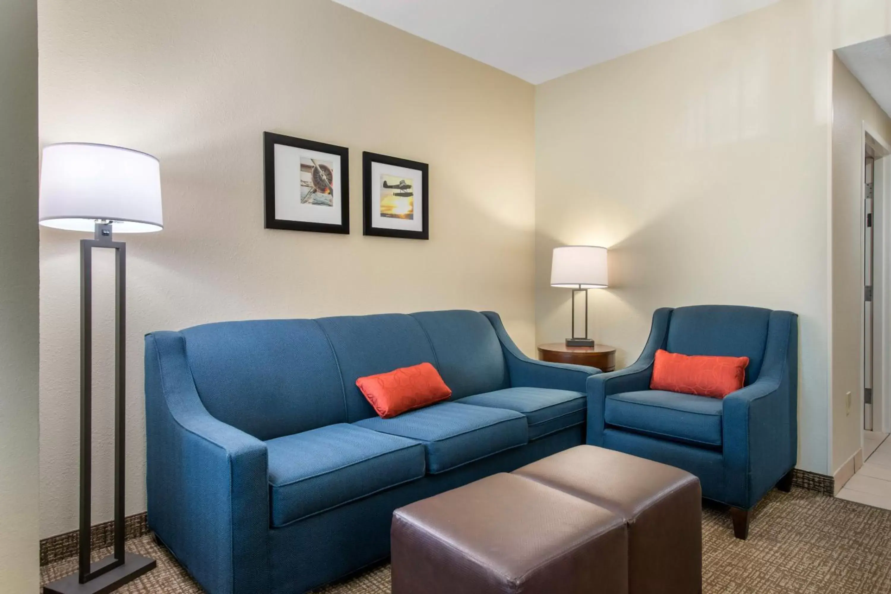 Living room, Seating Area in Comfort Inn & Suites Tavares North