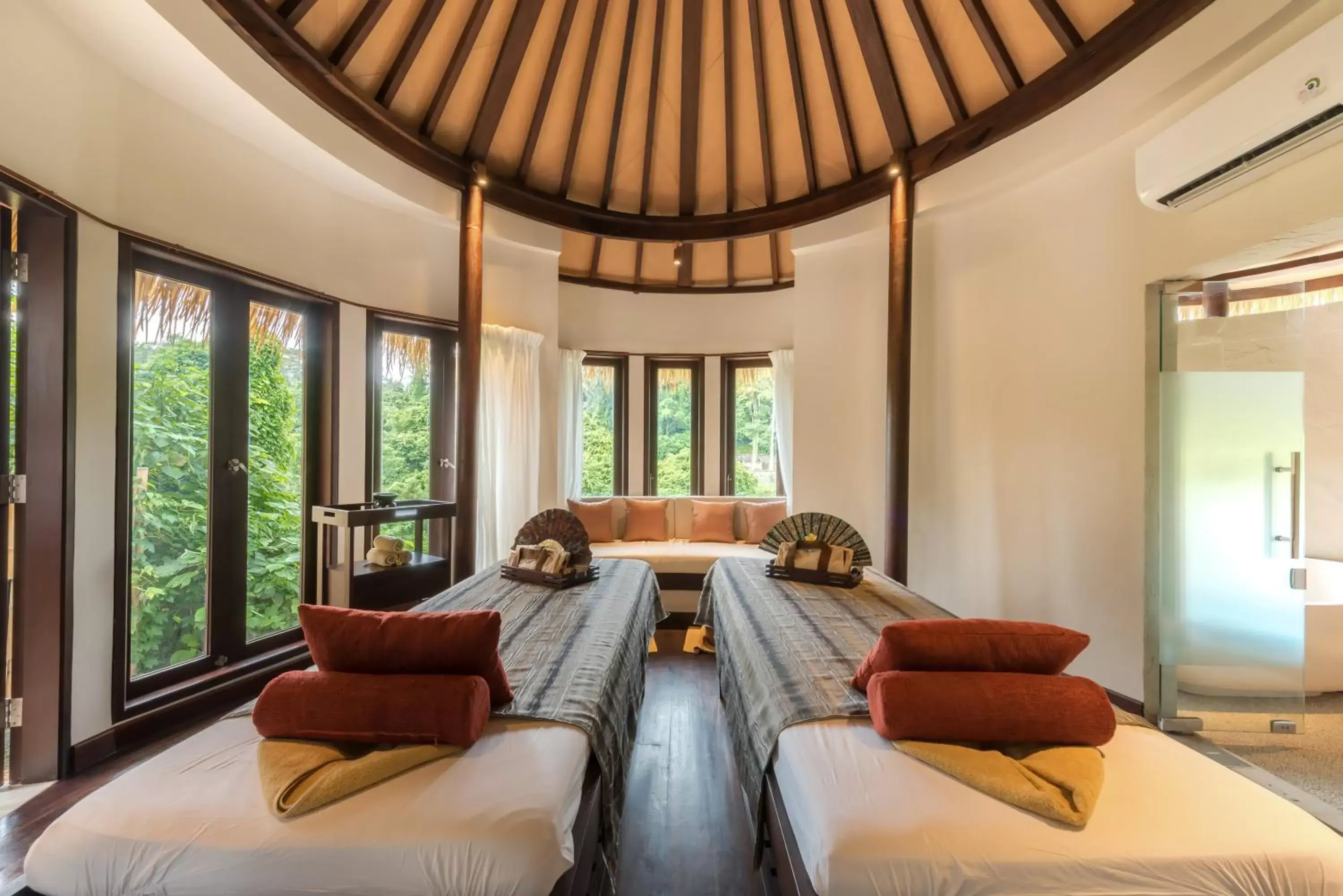 Spa and wellness centre/facilities, Bed in tanadewa Resort Ubud Bali by Cross Collection Spa and wellness centre/facilities, Bed in tanadewa Resort Ubud Bali by Cross Collection