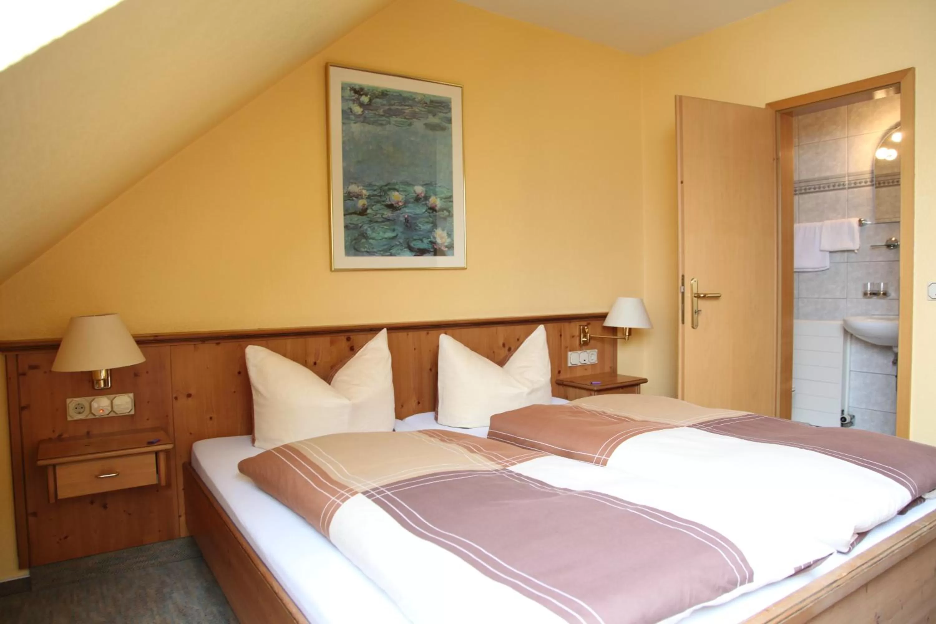 Bed in Hotel Bliesbrück