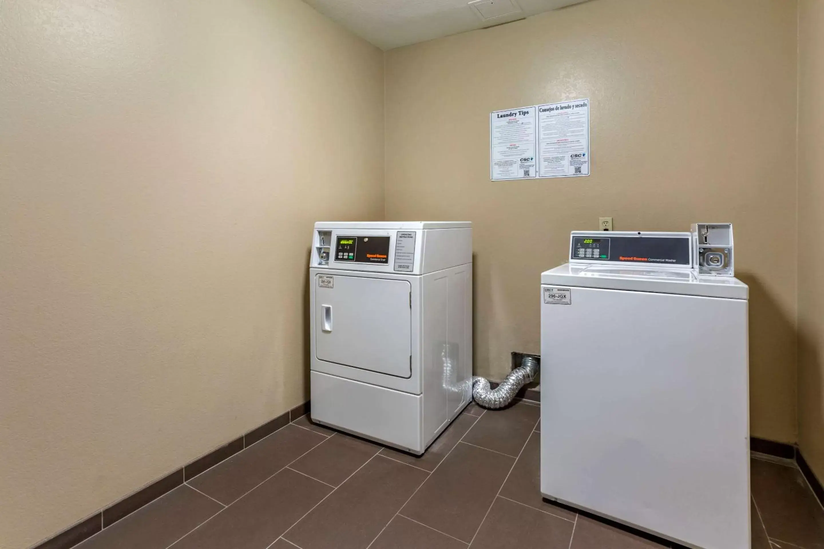 laundry, Kitchen/Kitchenette in Comfort Suites Phoenix Airport