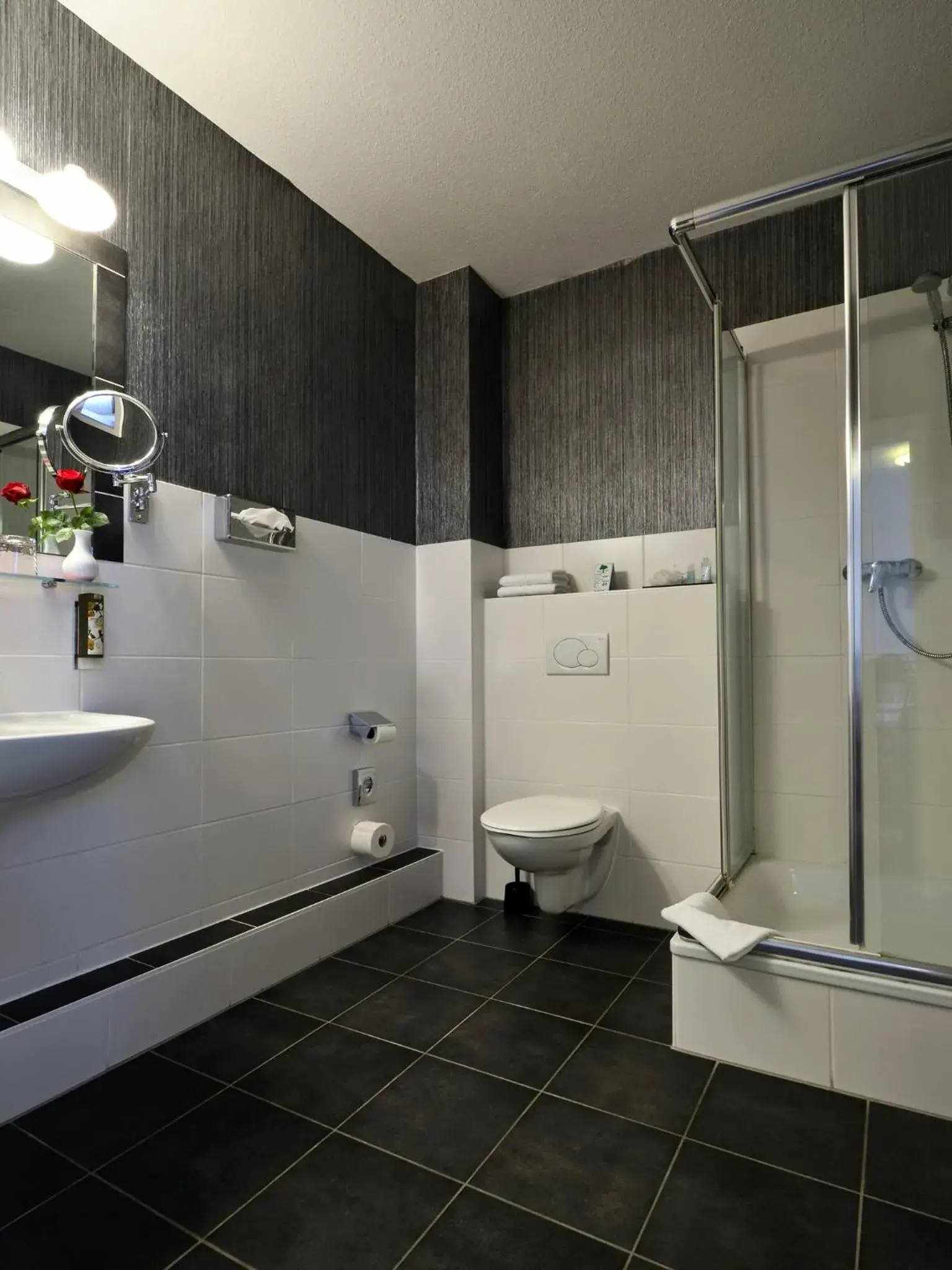 Bathroom in Comfort Hotel Tom Kyle