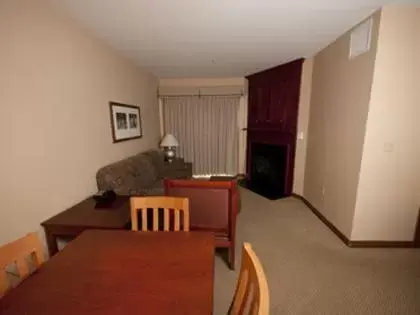 Deluxe One-Bedroom Condo in Allegheny Springs Deluxe One-Bedroom Condo in Allegheny Springs