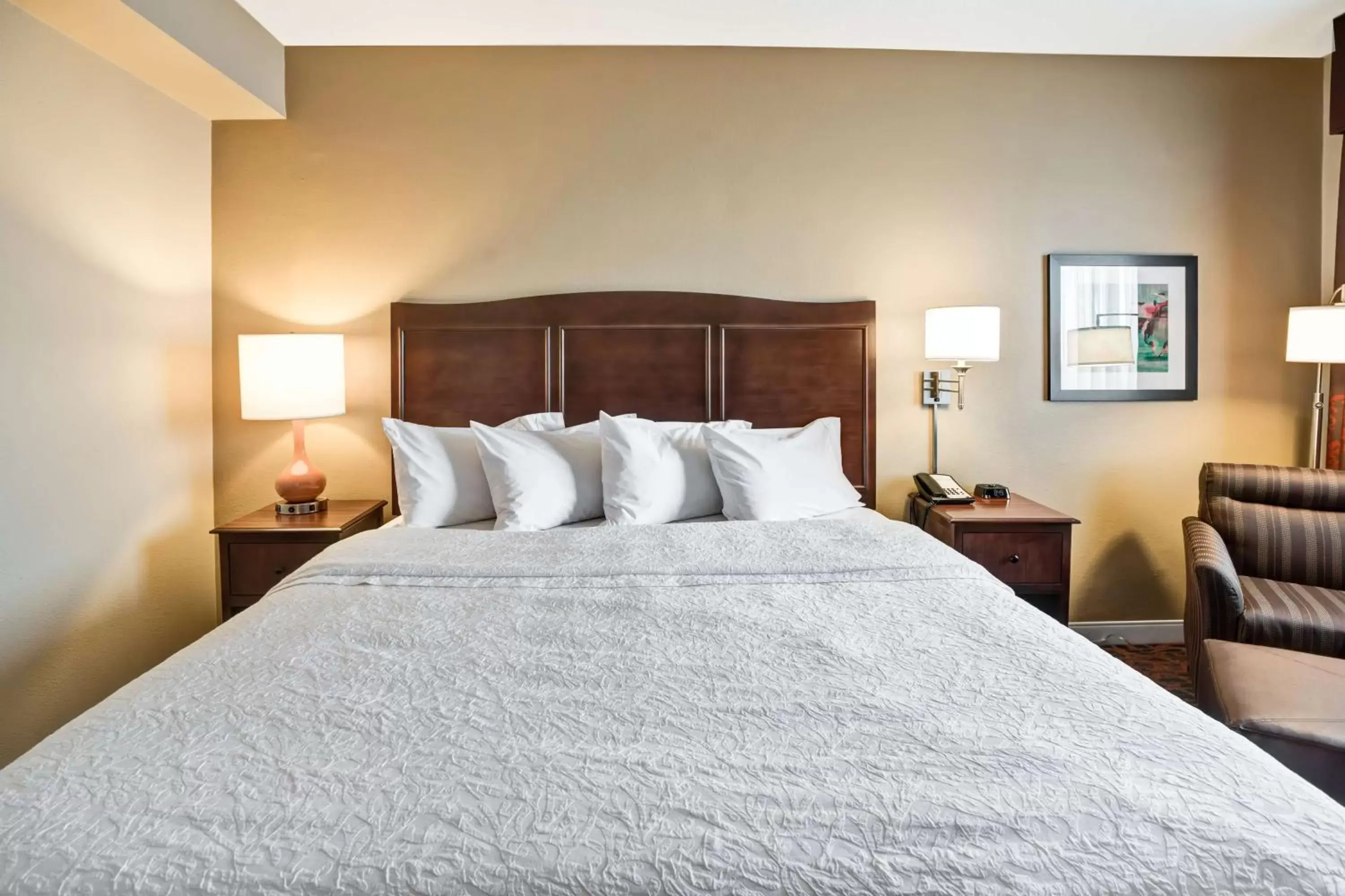 Bed in Hampton Inn Baltimore/Glen Burnie
