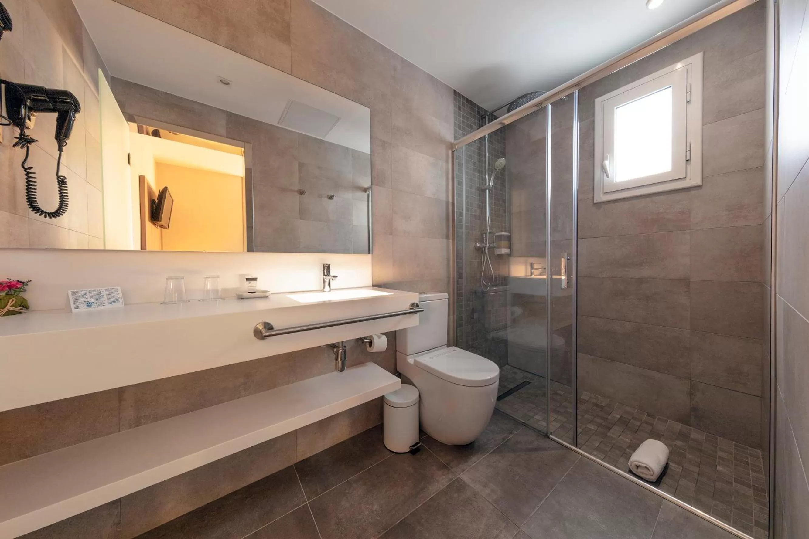 Bathroom in Hotel Oasis