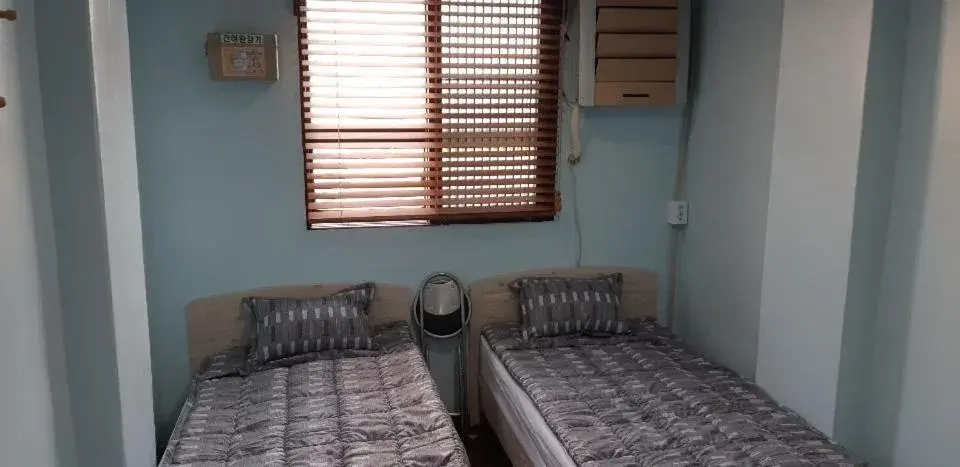 Bedroom, Bed in Kimstay 9