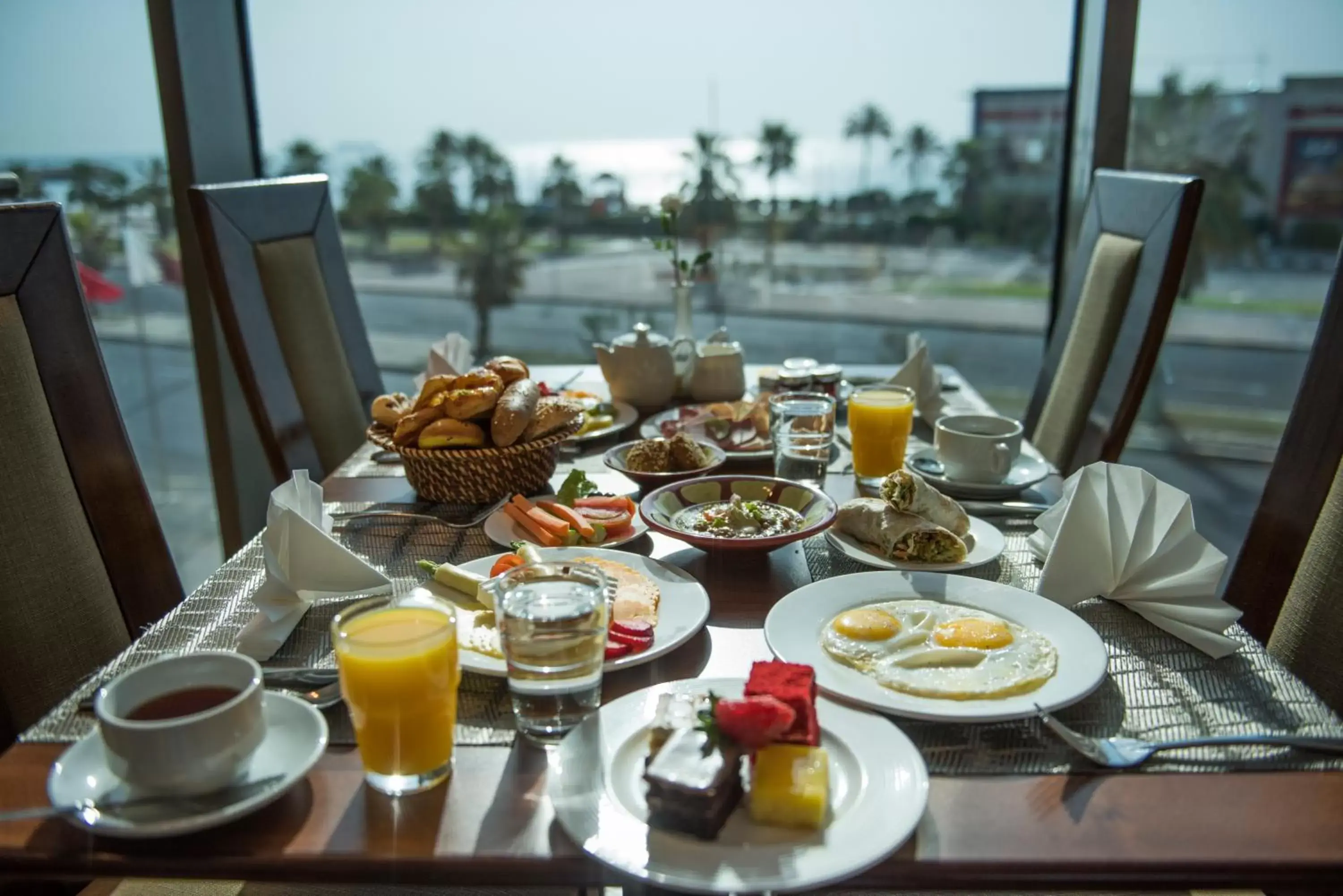 Restaurant/places to eat in Kuwait Grand Hotel Restaurant/places to eat in Kuwait Grand Hotel