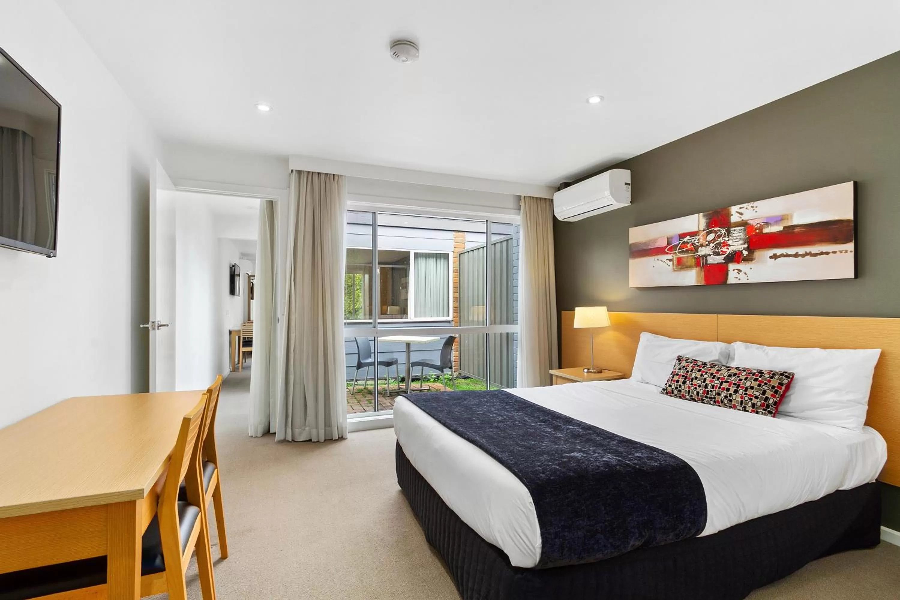 Bedroom, Bed in Quality Inn & Suites Traralgon