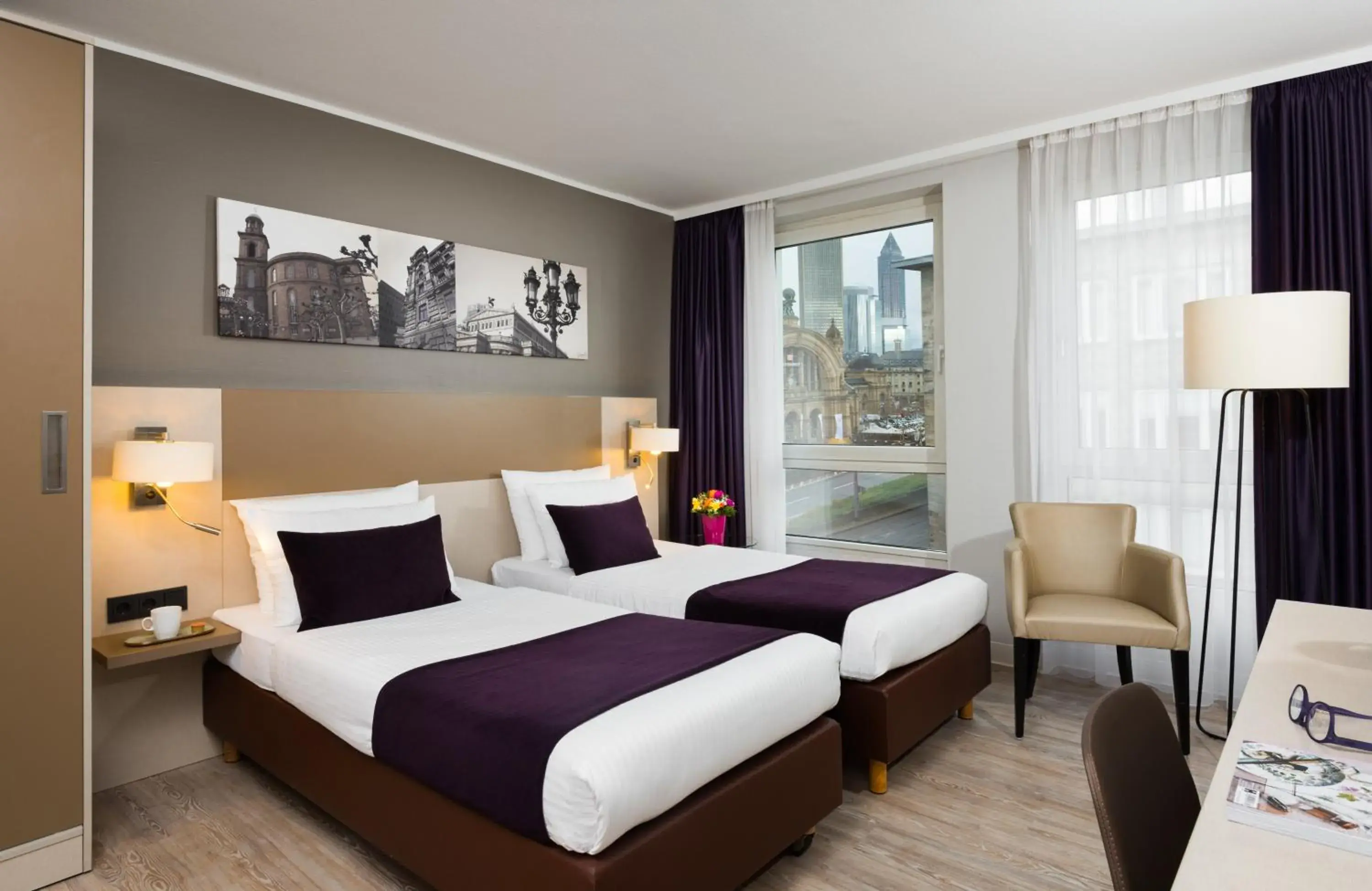 Photo of the whole room, Bed in Leonardo Hotel Frankfurt City Center