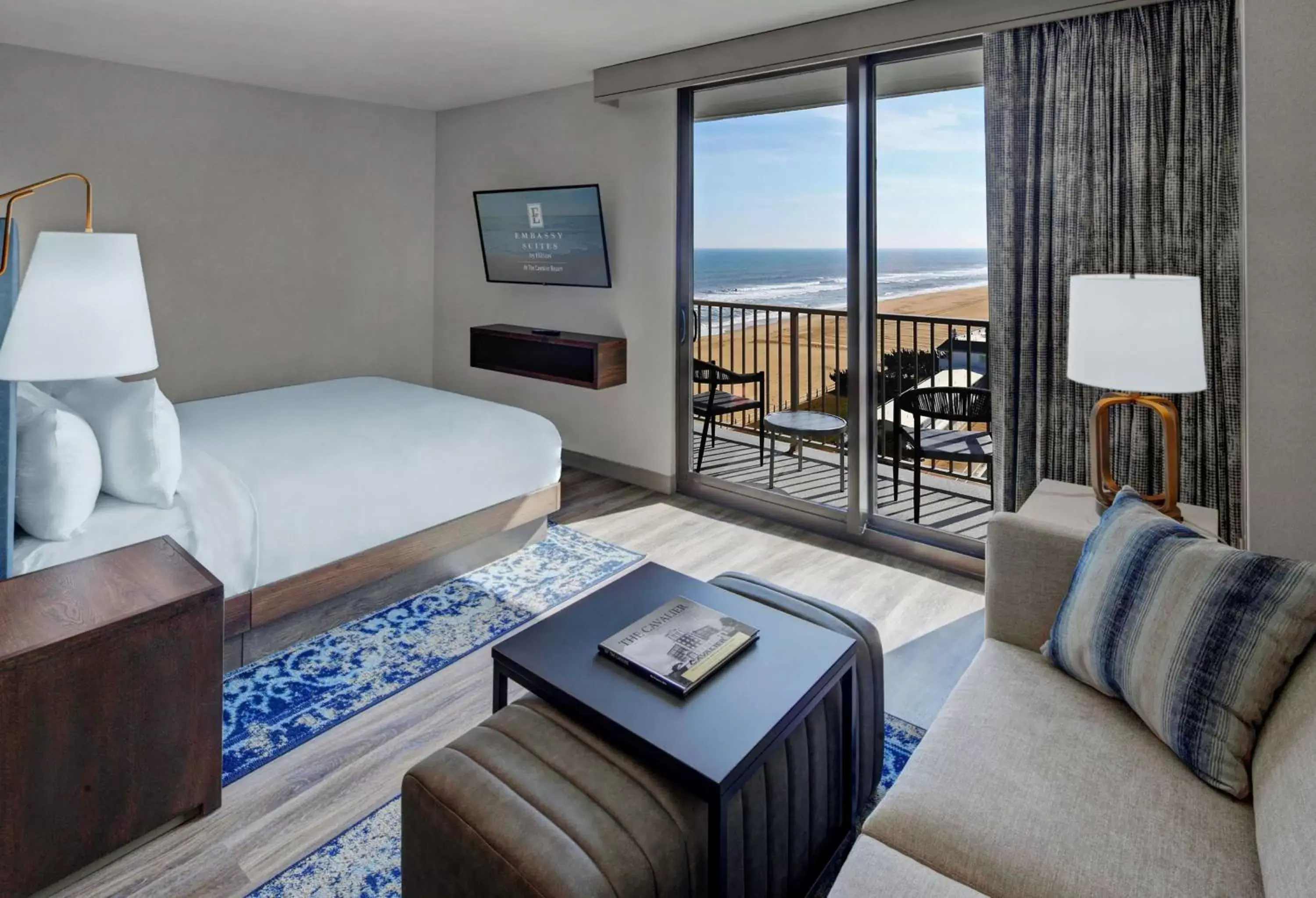 Living room in Embassy Suites By Hilton Virginia Beach Oceanfront Resort