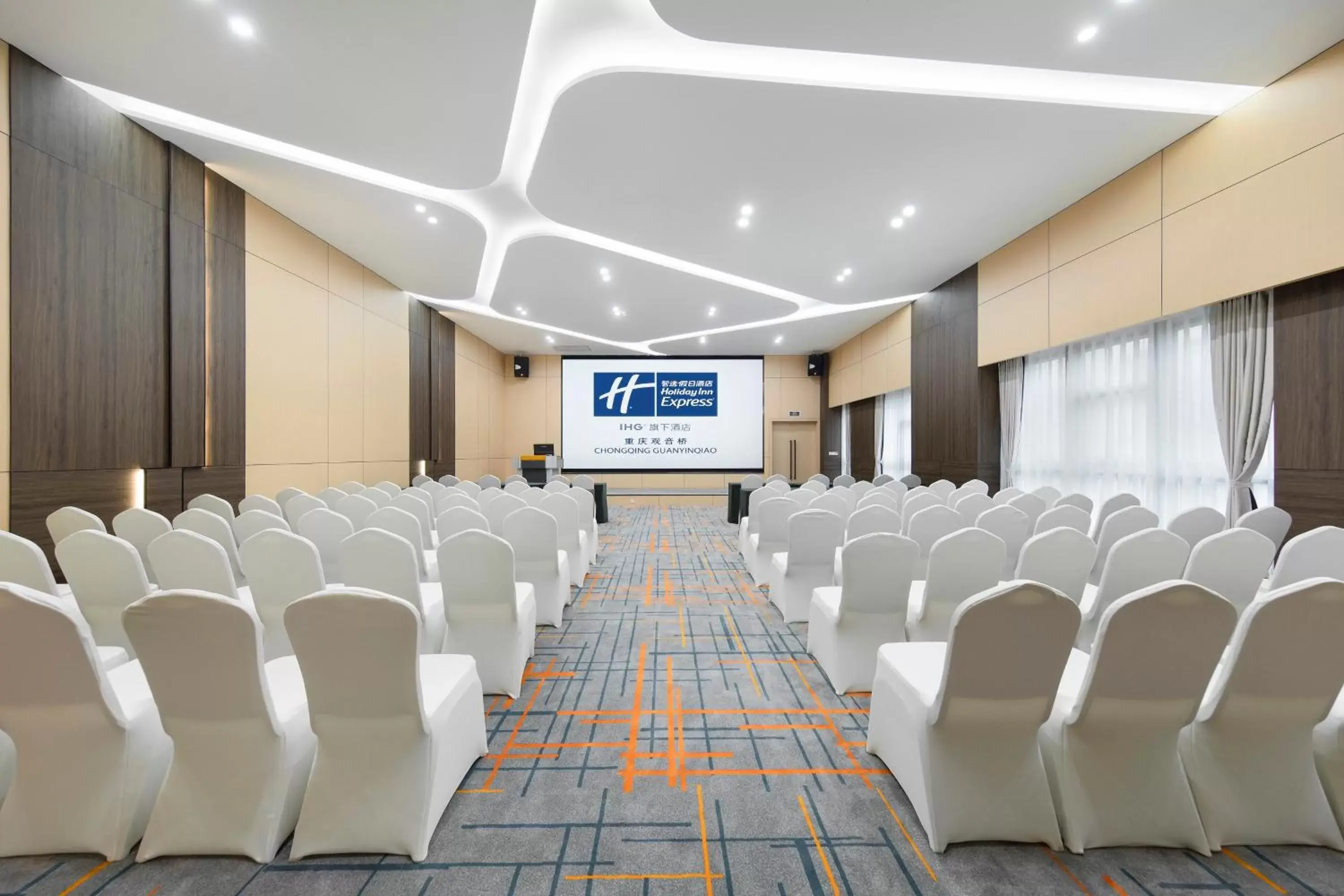 Meeting/conference room in Holiday Inn Express Chongqing Guanyinqiao , an IHG Hotel