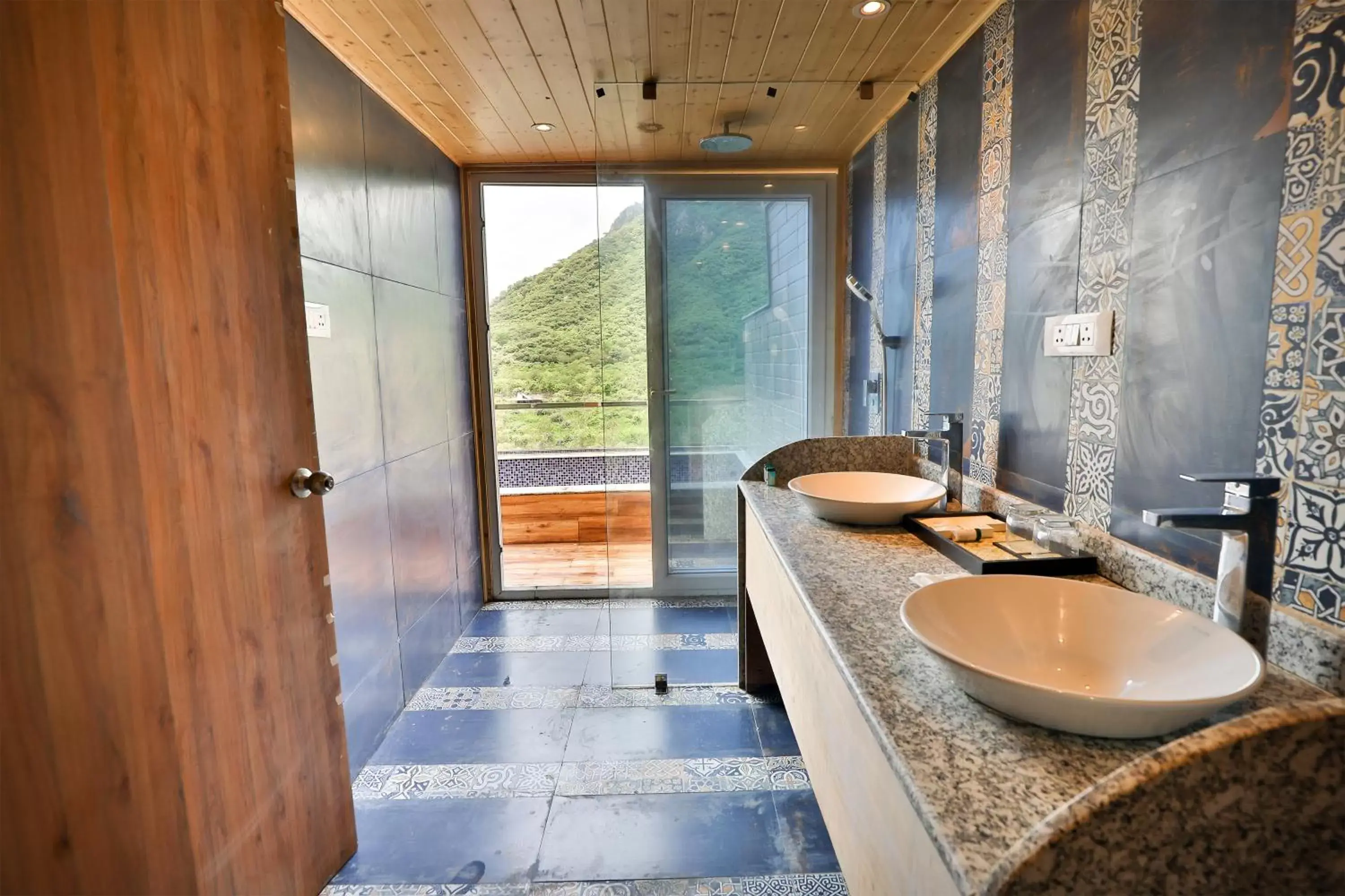 Bathroom in Bamboo Saa Resort & Spa