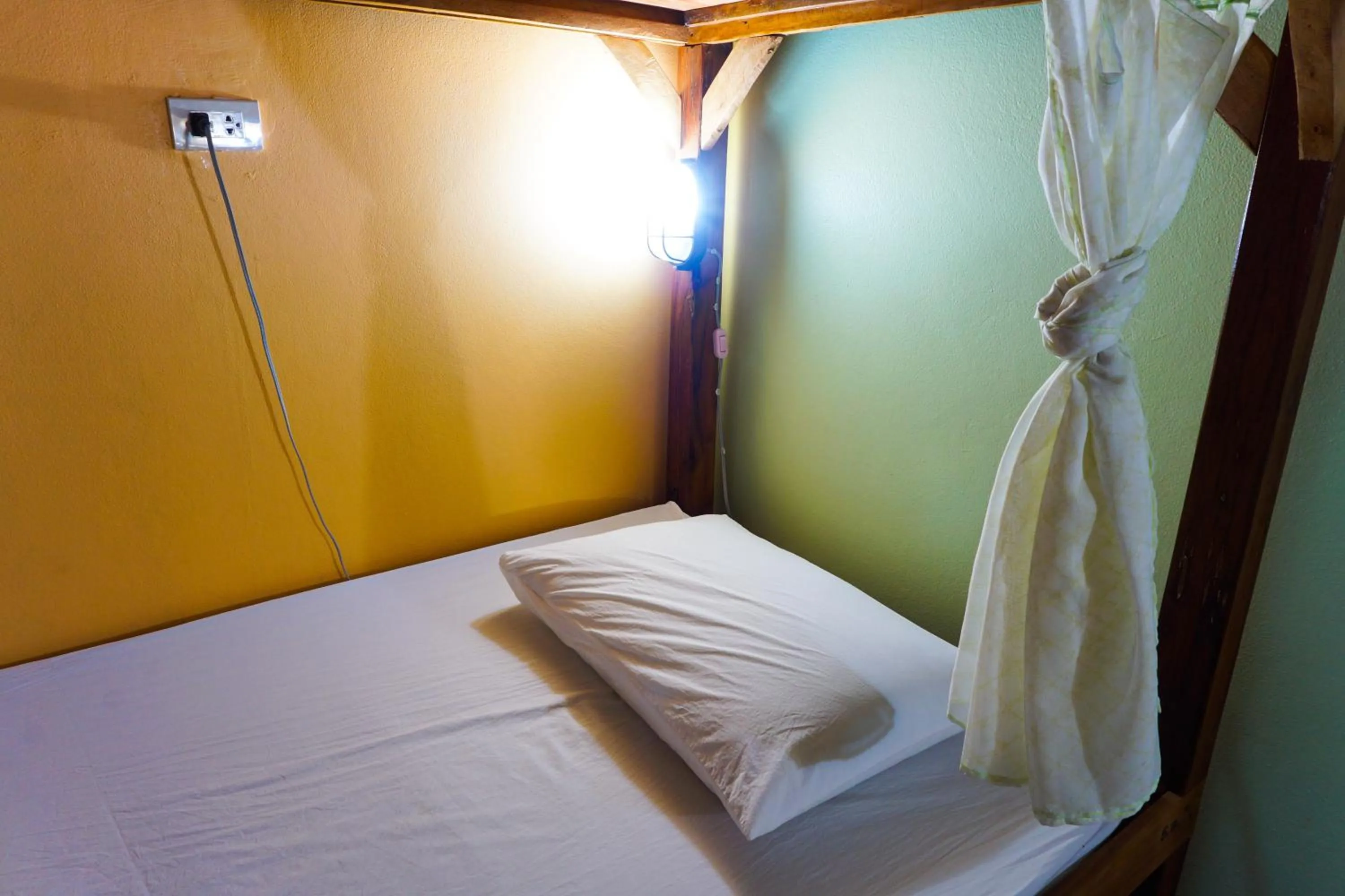 Photo of the whole room, Bed in Zleep63