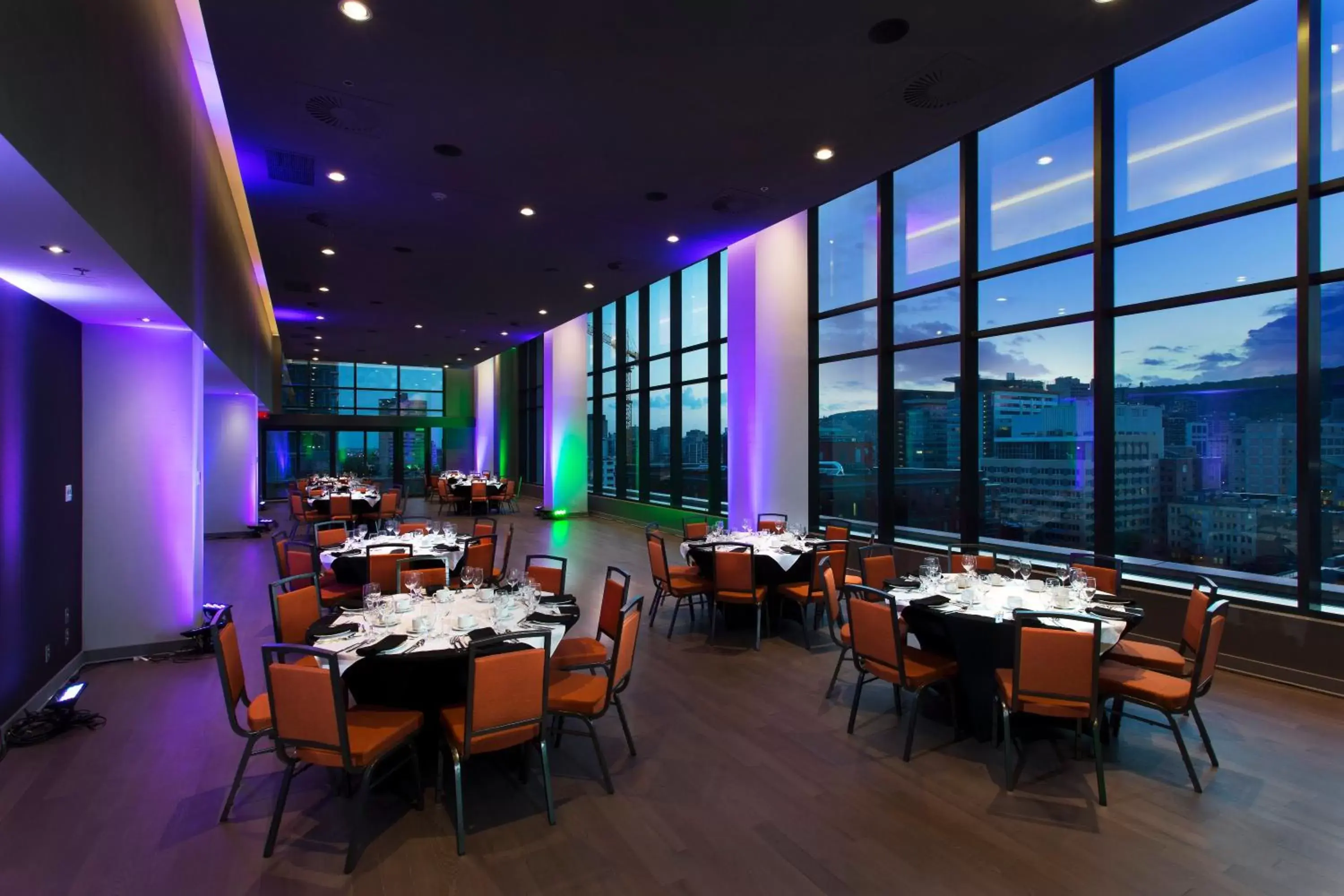 Banquet/Function facilities, Restaurant/Places to Eat in Holiday Inn Hotel & Suites - Montreal Centre-ville Ouest, an IHG Hotel