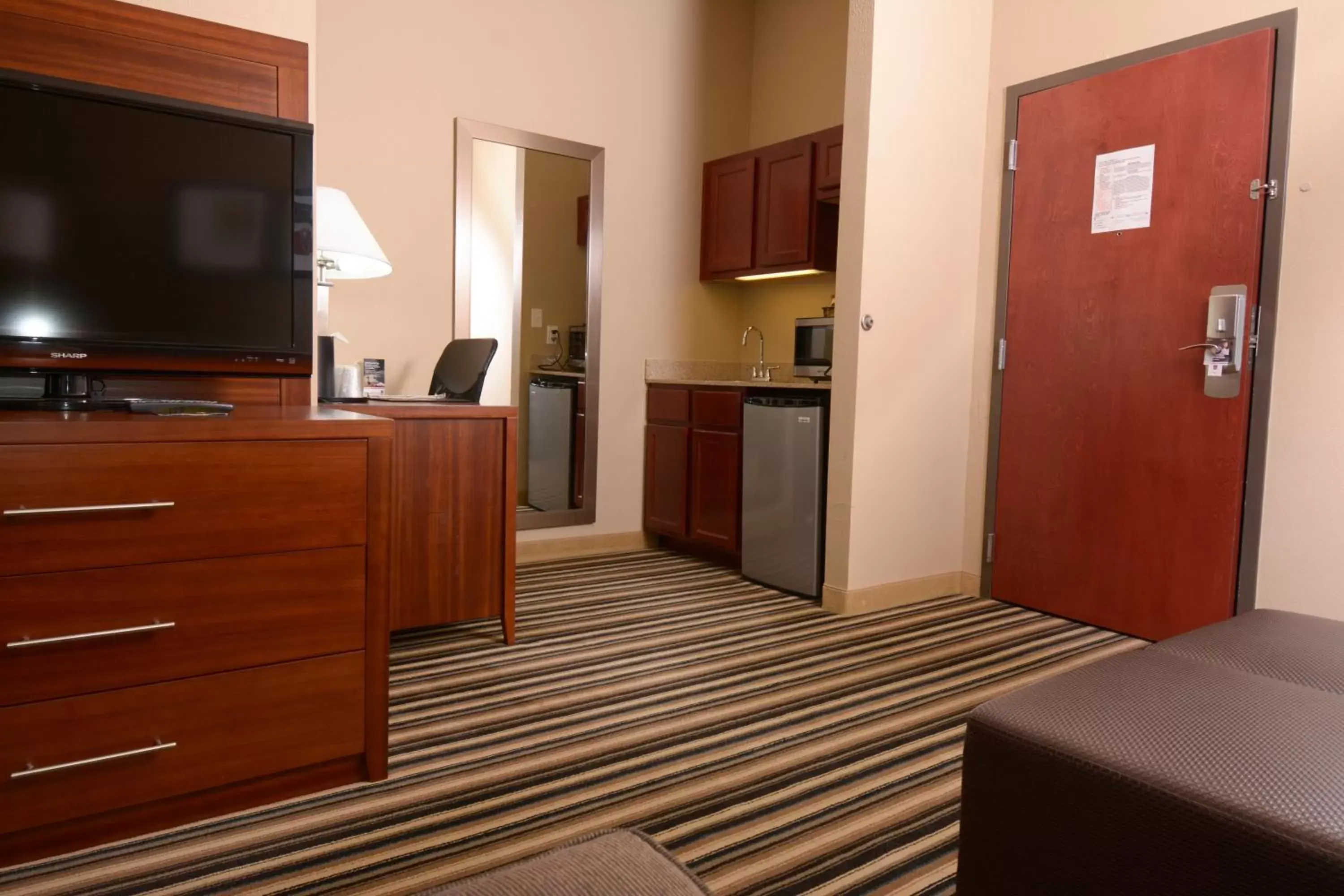 TV and multimedia, TV/Entertainment Center in Comfort Suites Waco North - Near University Area