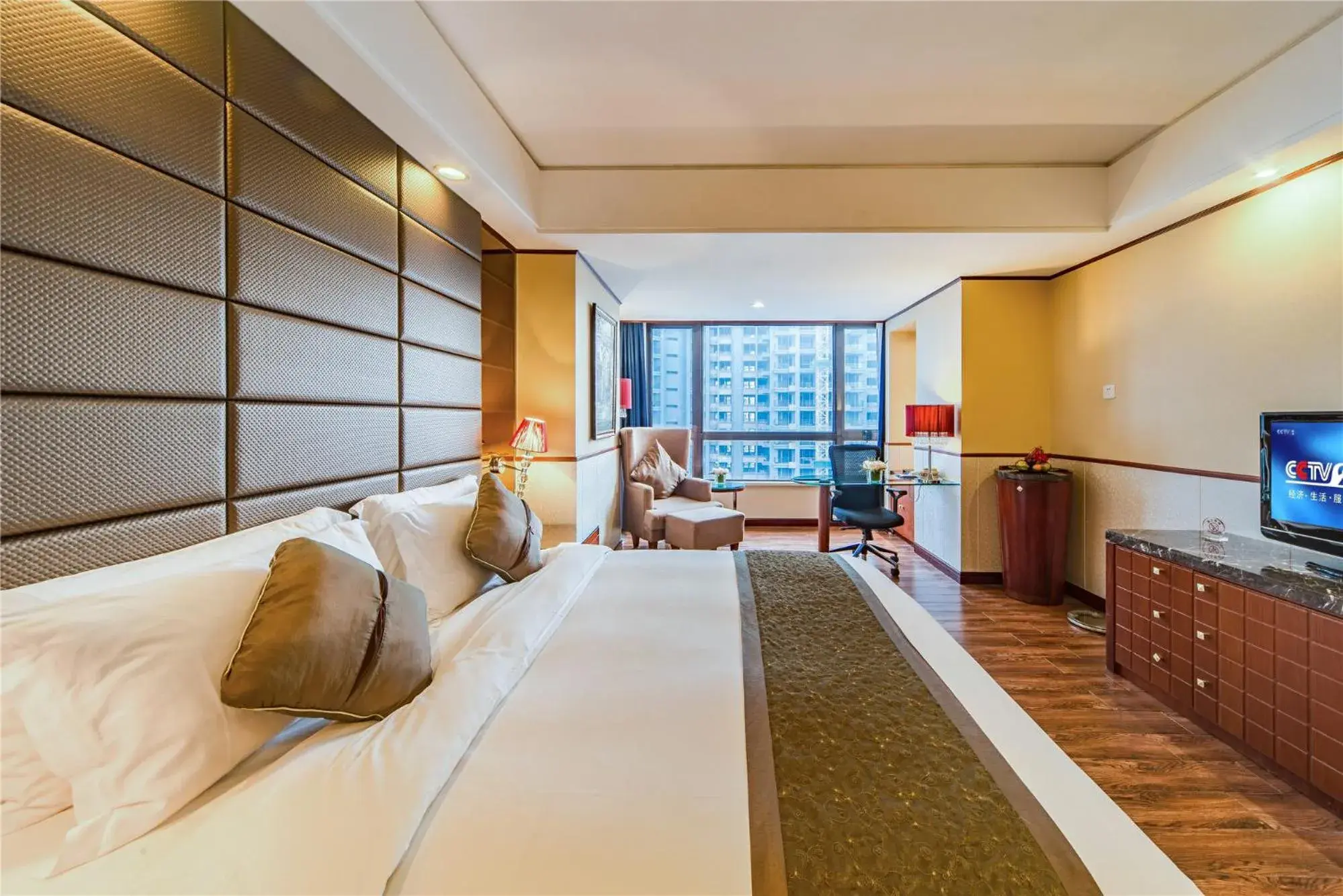 Photo of the whole room, Seating Area in Haikou Mingguang Shengyi Hotel (Previous Mingguang International Hotel)
