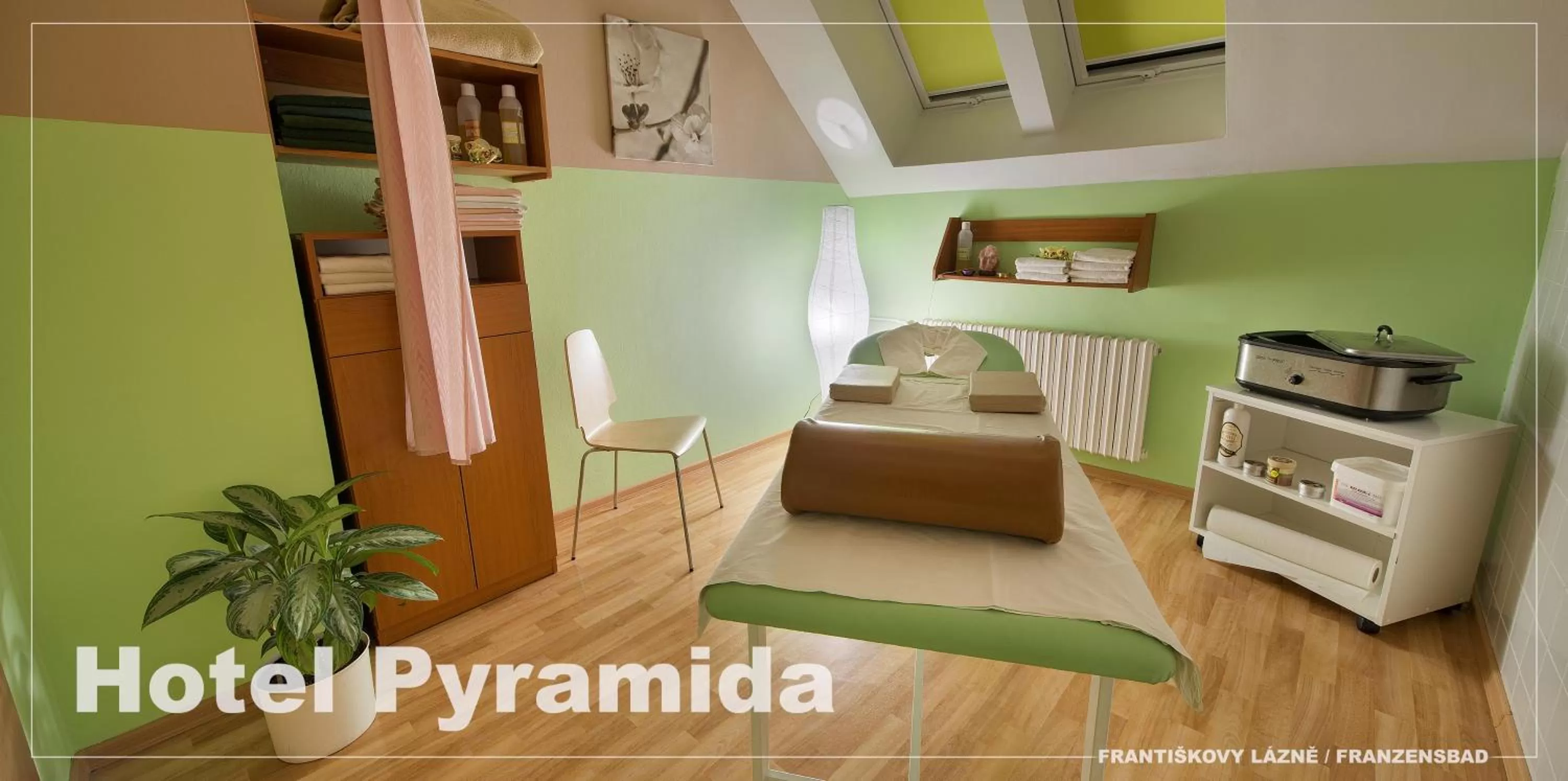 Massage, Bed in Lázeňský hotel Pyramida
