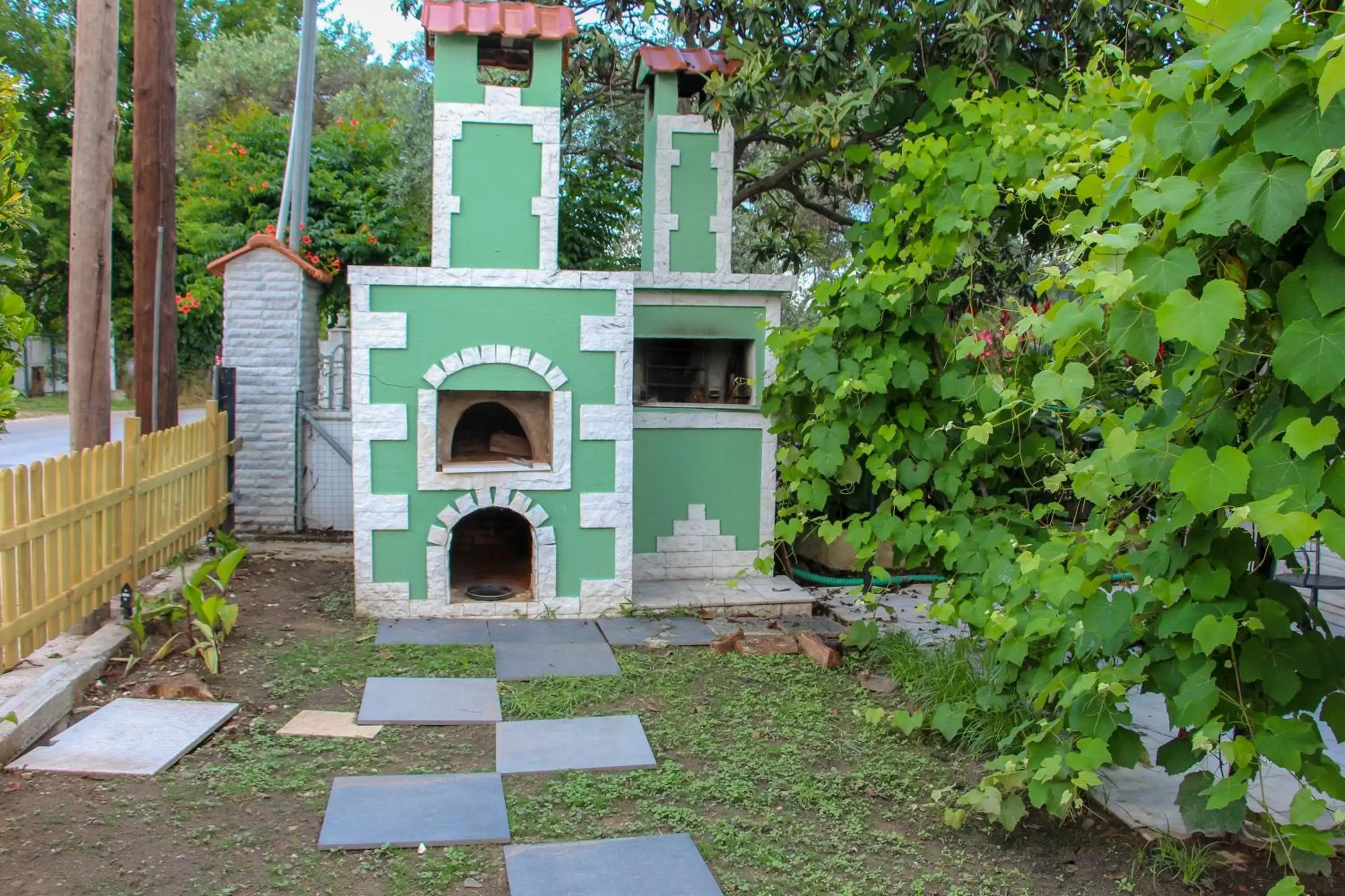 BBQ Facilities in Lamprini's Deluxe Studios