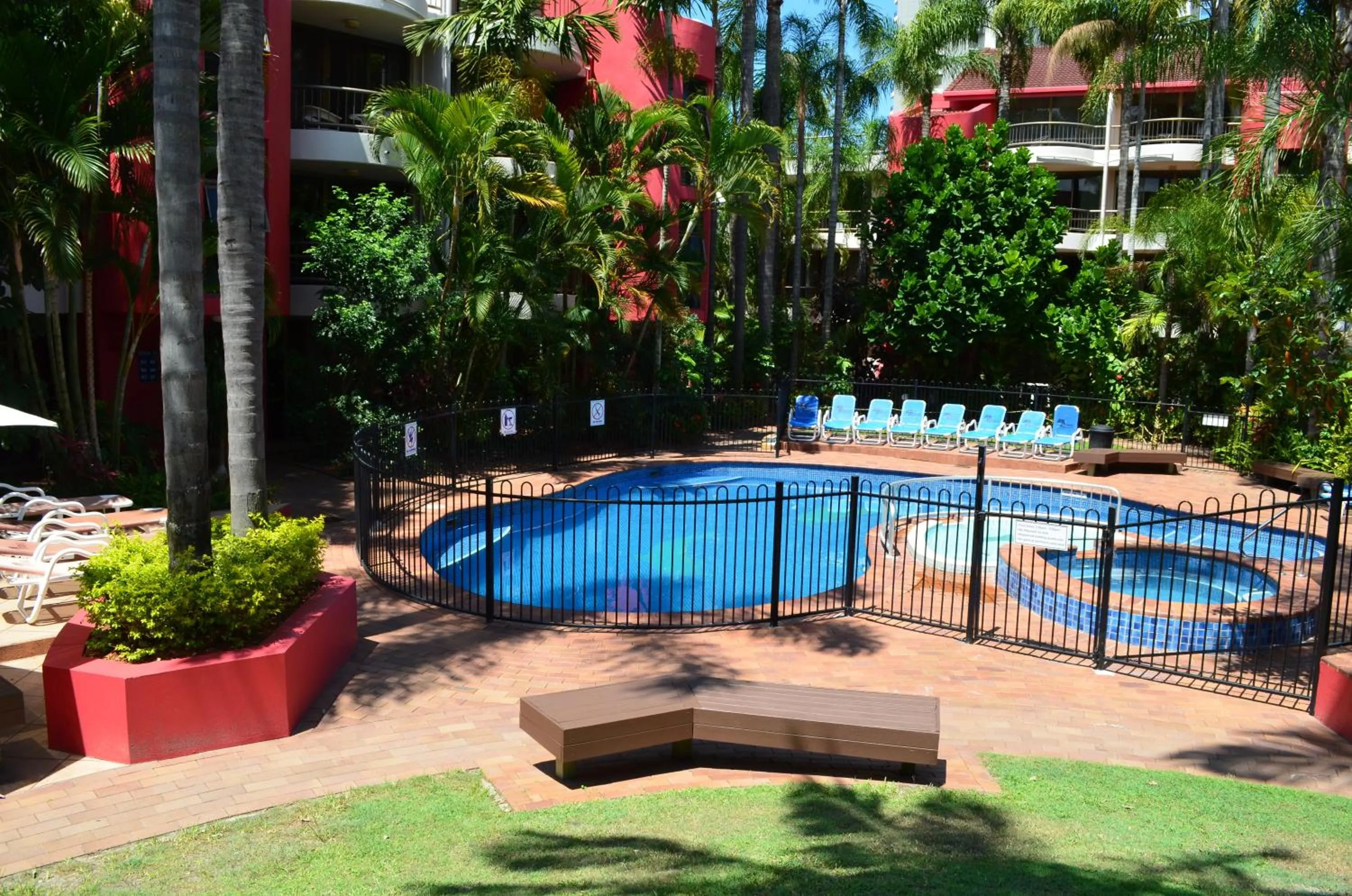 Swimming pool in Enderley Gardens Resort