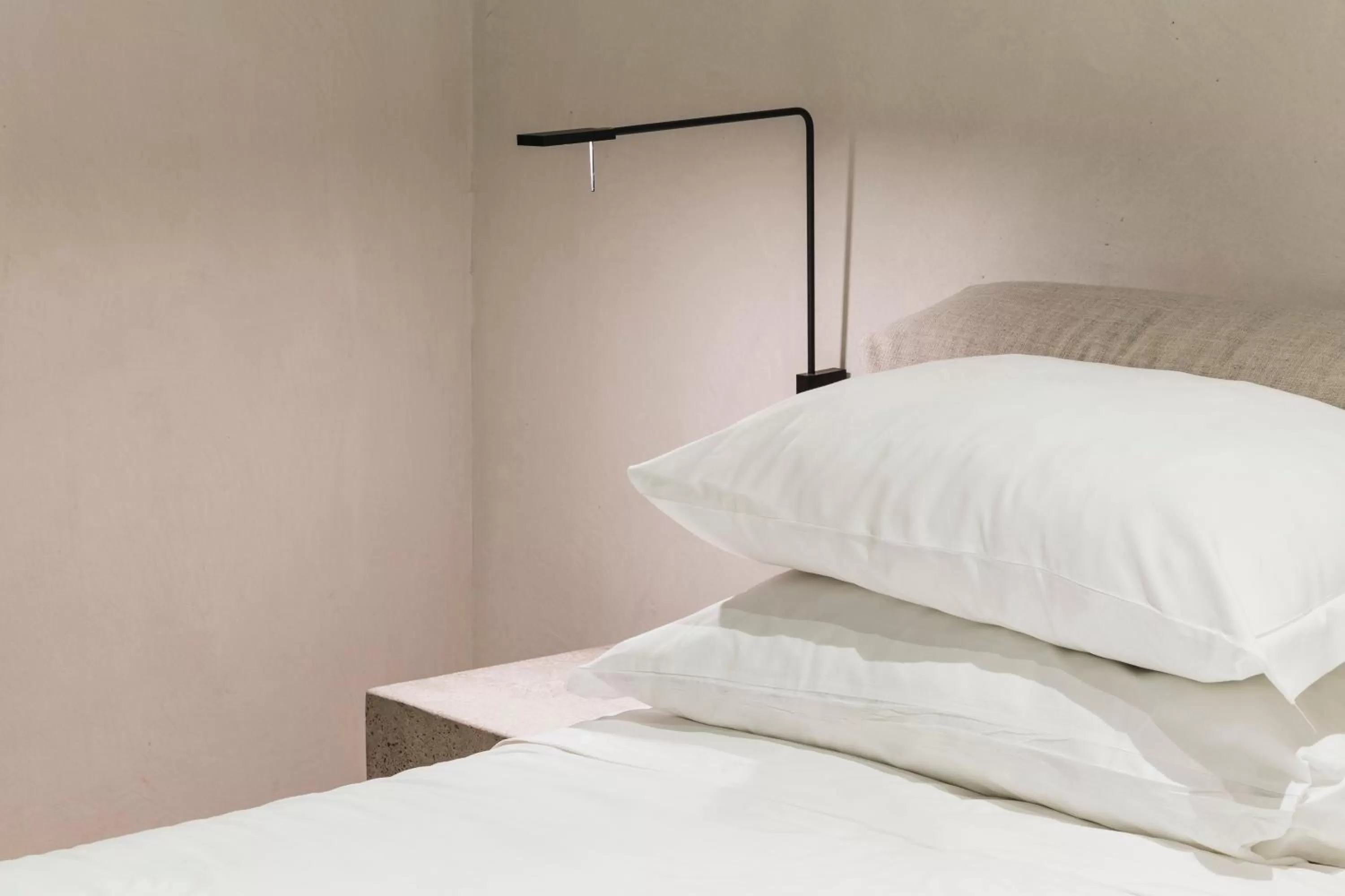 Photo of the whole room, Bed in Hotel Scenario