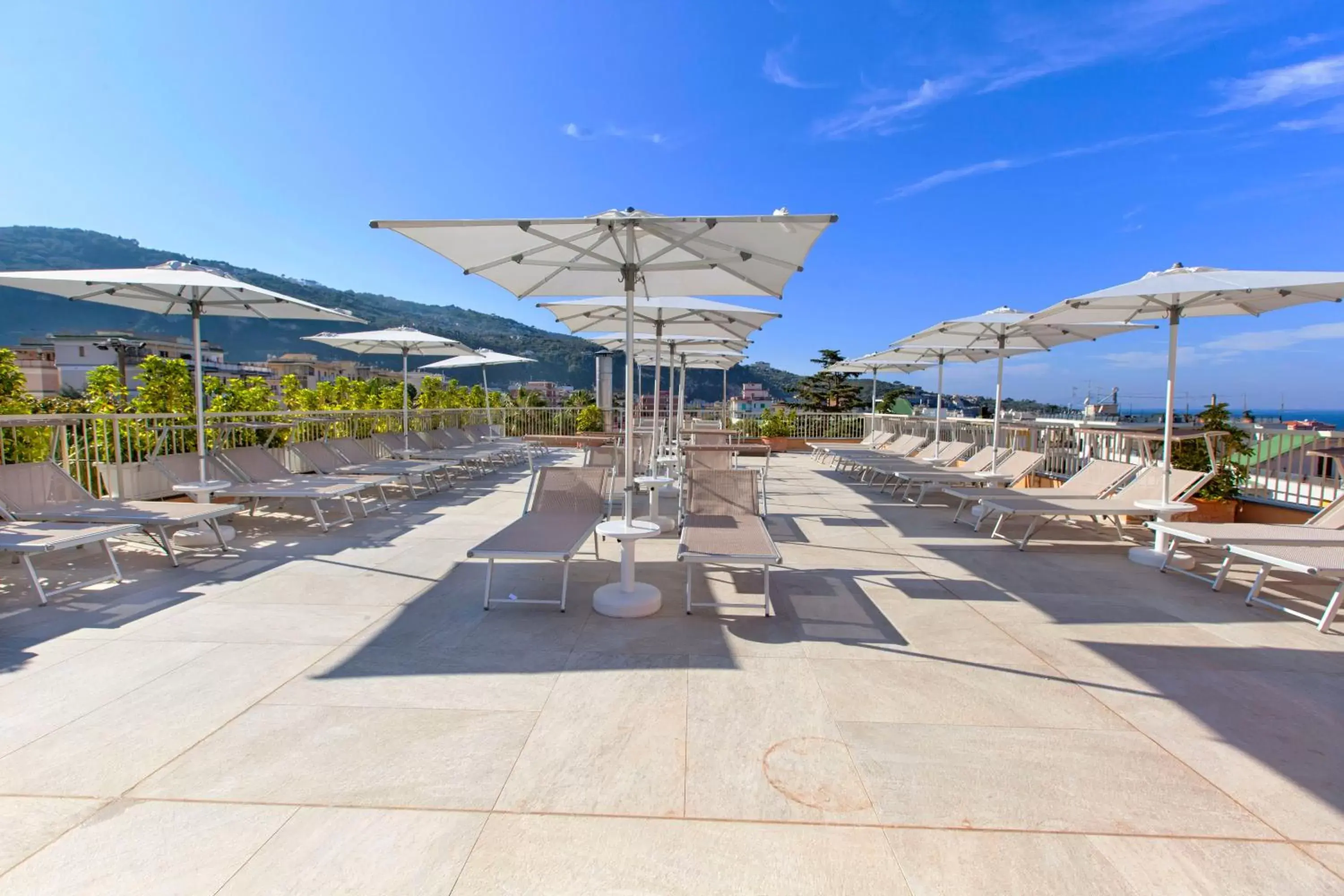 Swimming pool in Hotel Michelangelo