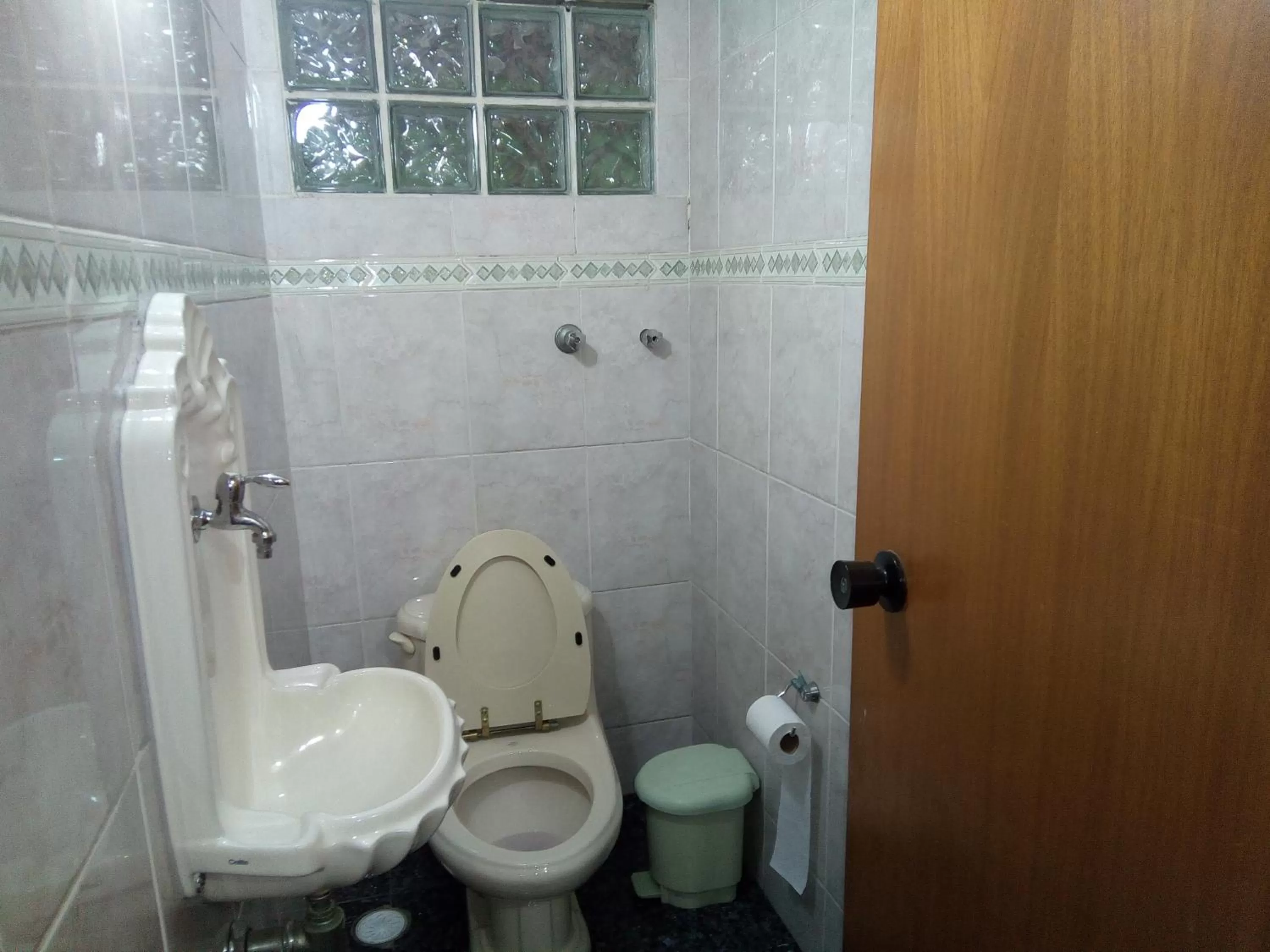 Bedroom in Cumbipar King Hotel