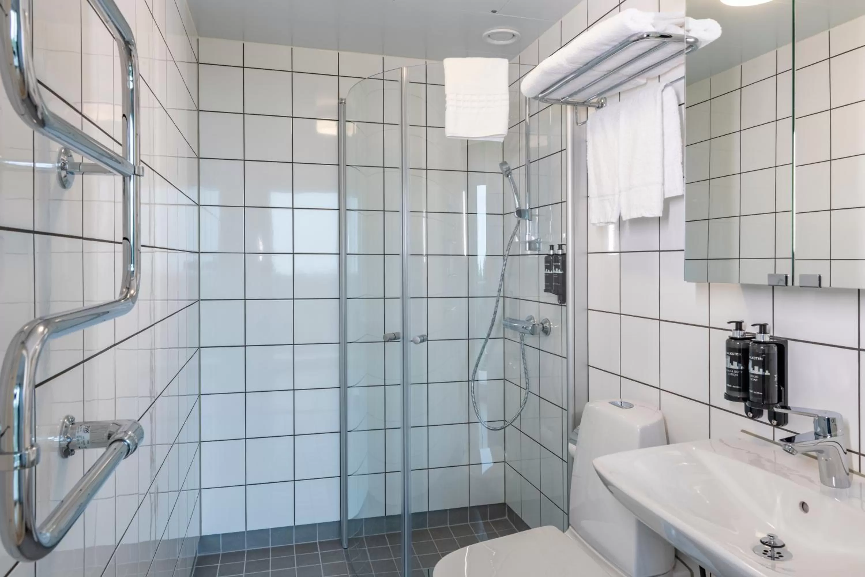 Family Room with Lake View in First Hotel Kokoloko